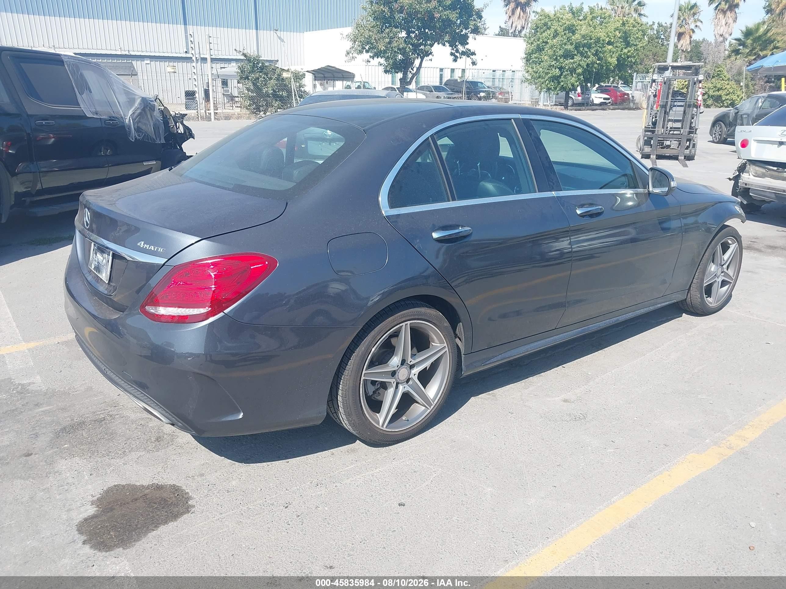2015 Mercedes-benz C 300 Sport 4matic Серый vin: 55SWF4KB3FU001022