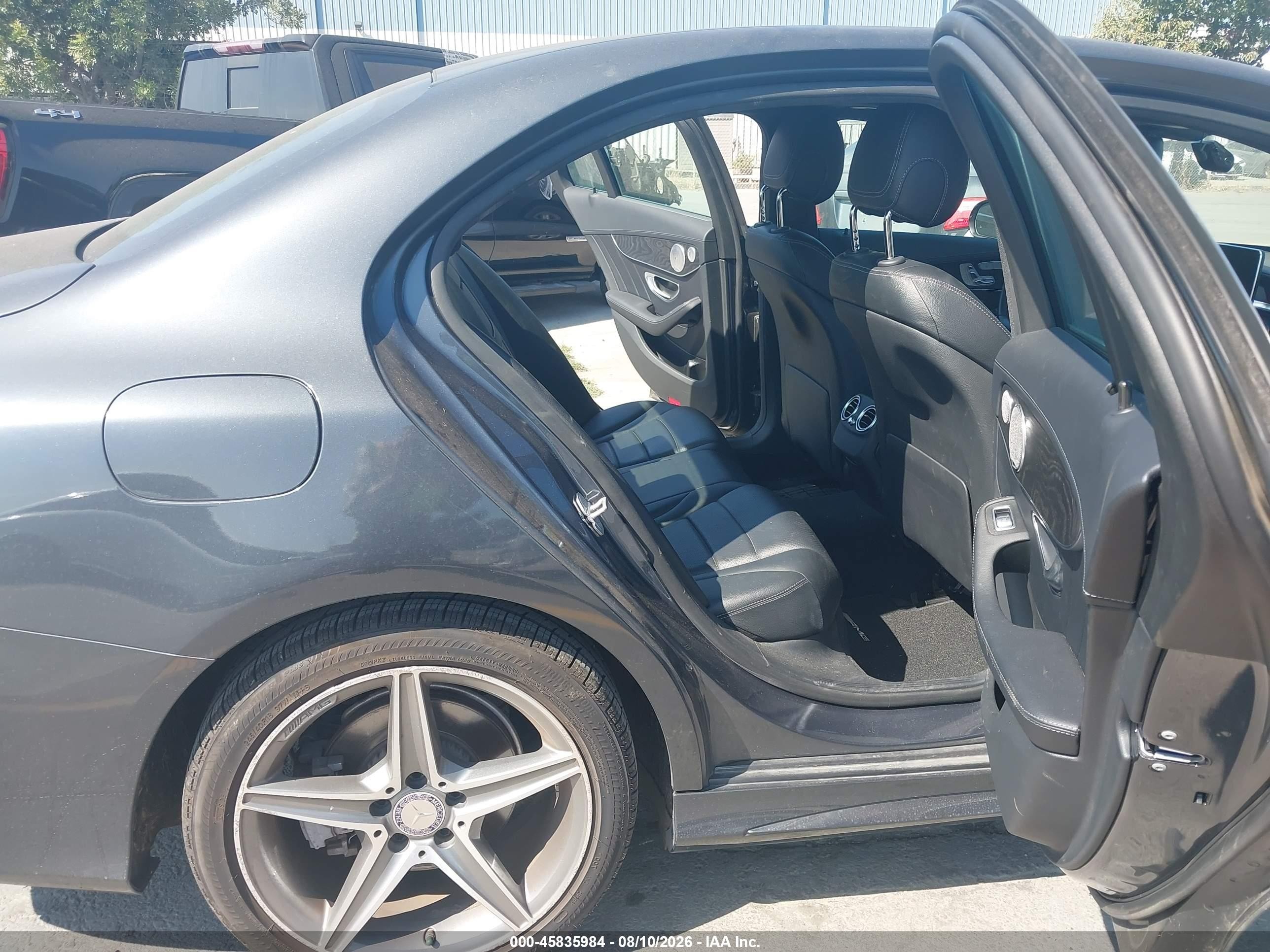 2015 Mercedes-benz C 300 Sport 4matic Серый vin: 55SWF4KB3FU001022