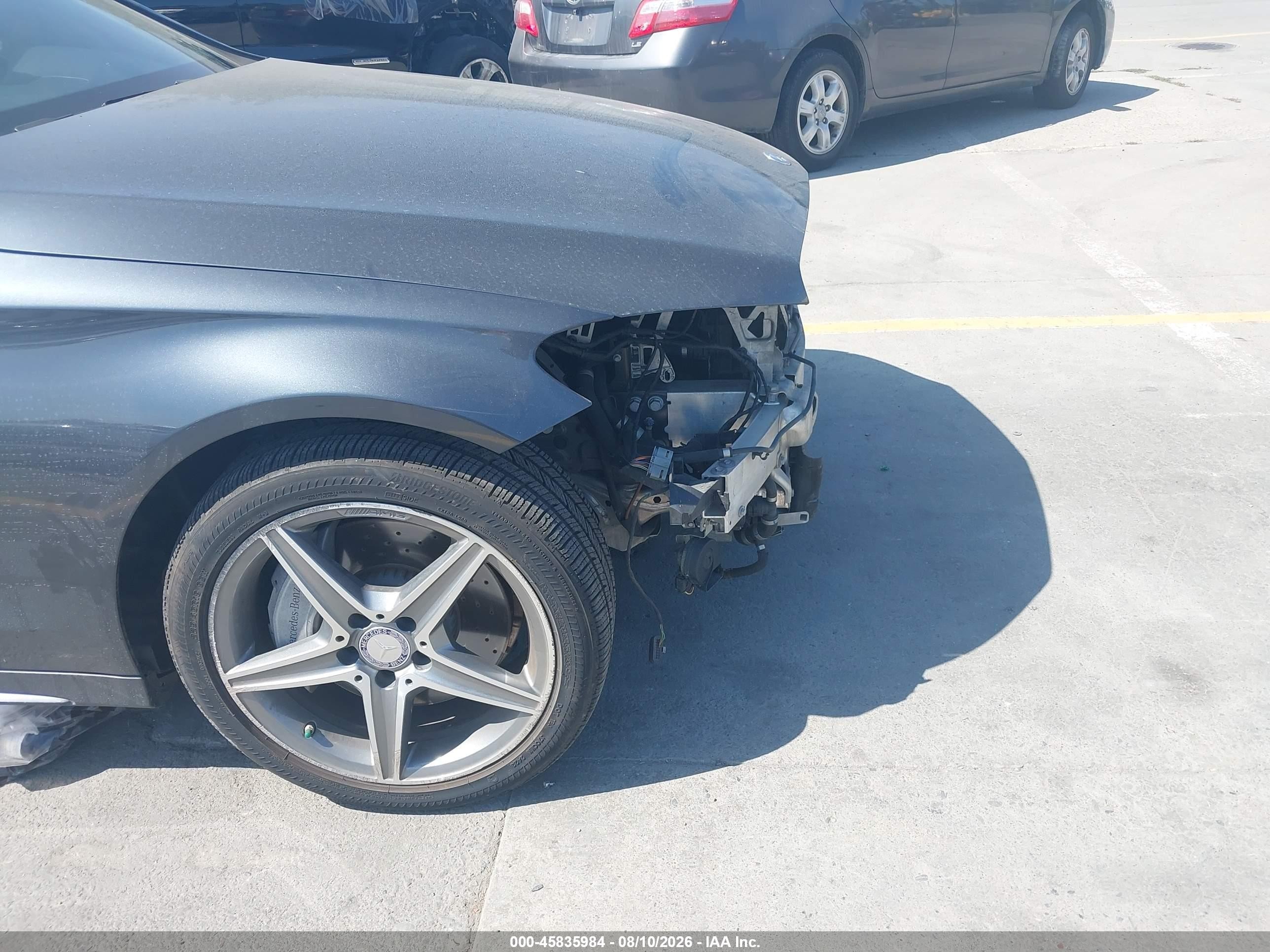 2015 Mercedes-benz C 300 Sport 4matic Серый vin: 55SWF4KB3FU001022