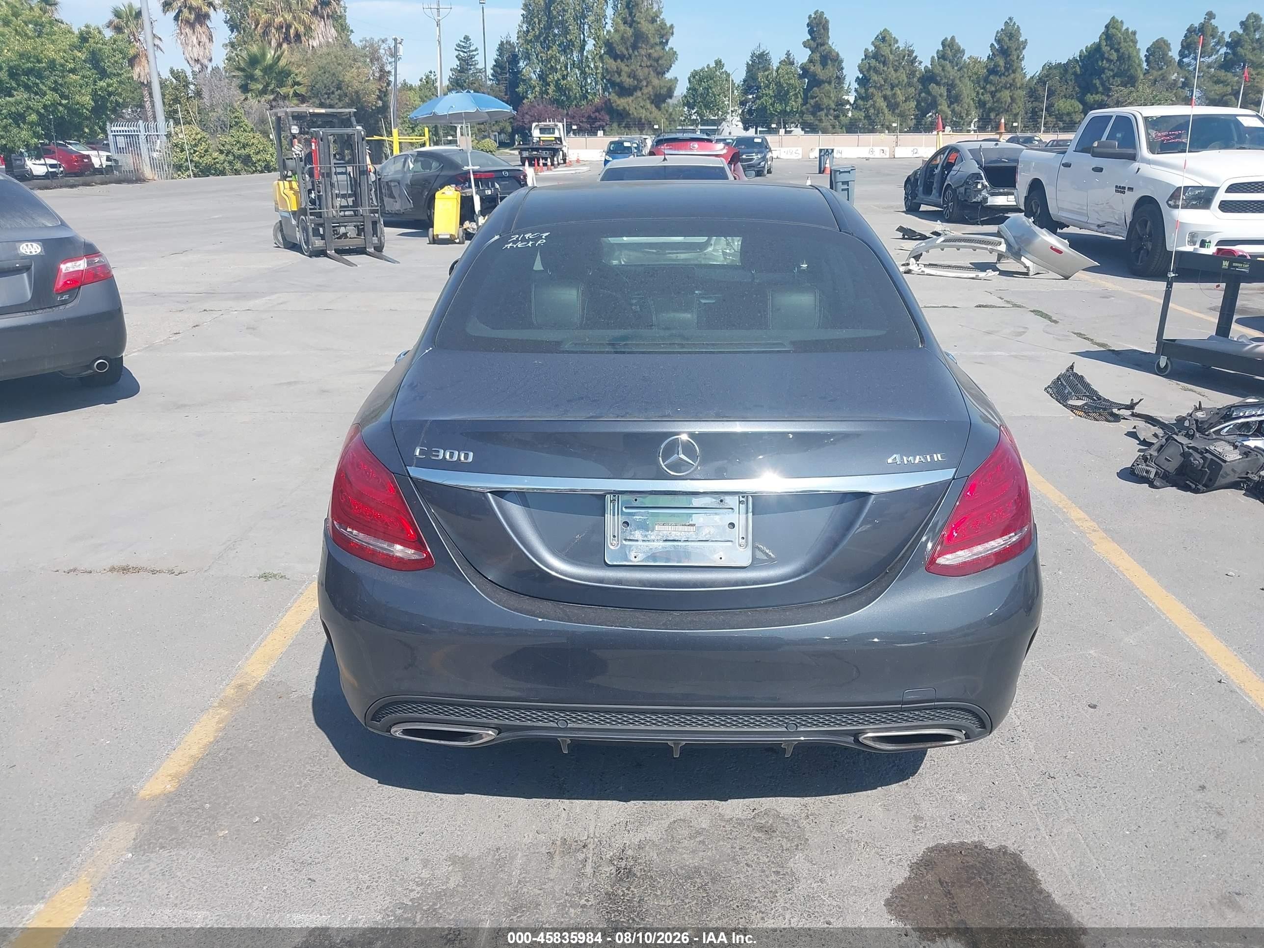 2015 Mercedes-benz C 300 Sport 4matic Серый vin: 55SWF4KB3FU001022