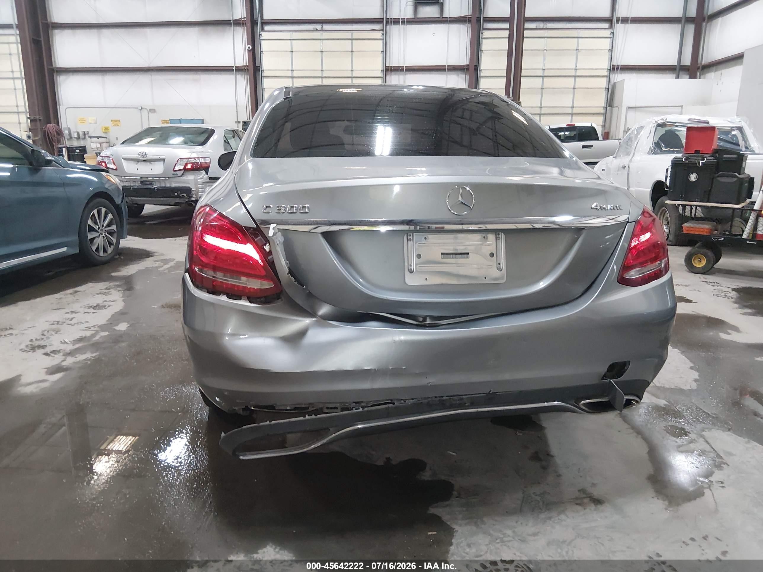2015 Mercedes-benz C 300 4matic Silver vin: 55SWF4KB3FU006964