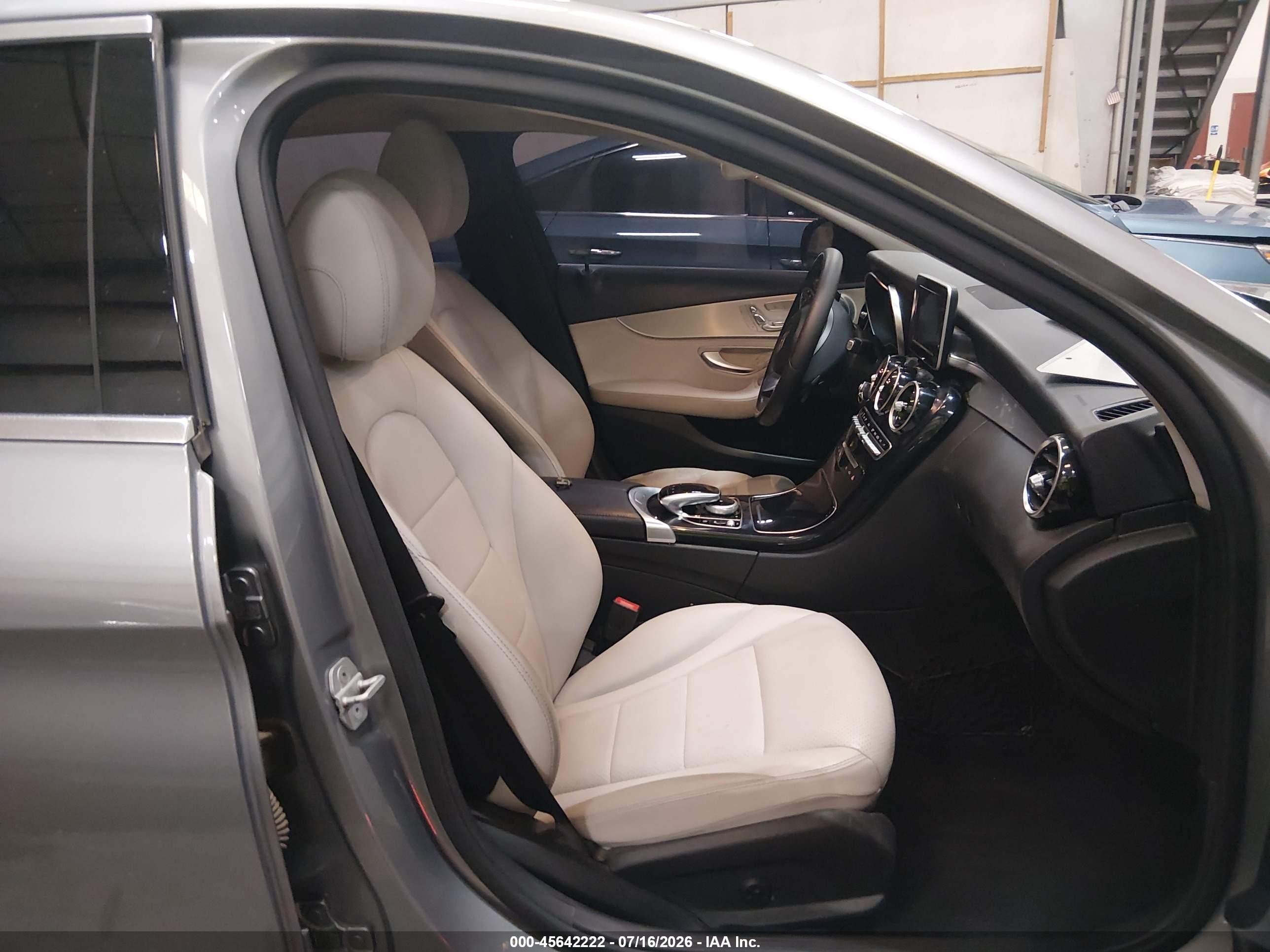 2015 Mercedes-benz C 300 4matic Silver vin: 55SWF4KB3FU006964
