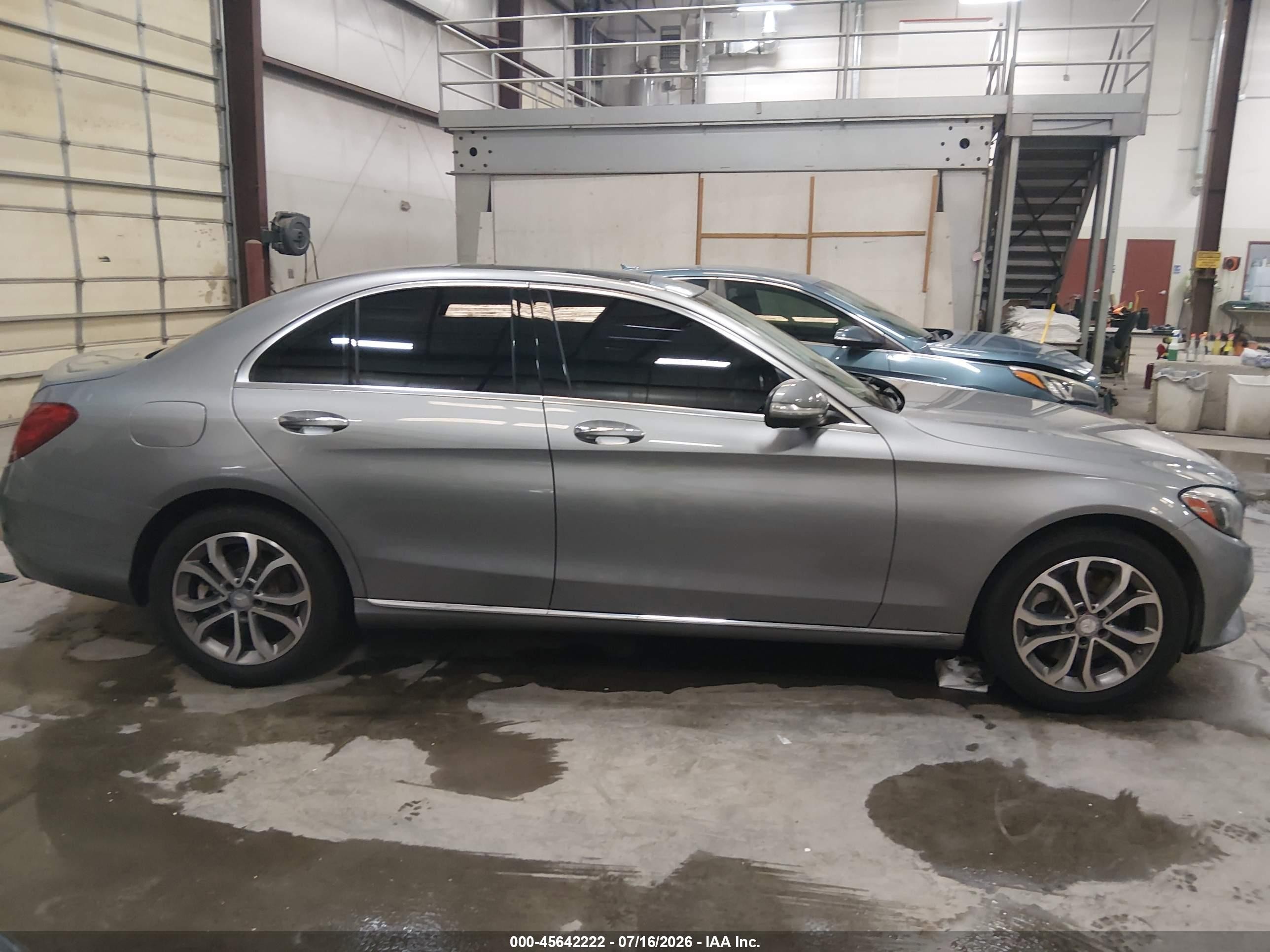 2015 Mercedes-benz C 300 4matic Silver vin: 55SWF4KB3FU006964