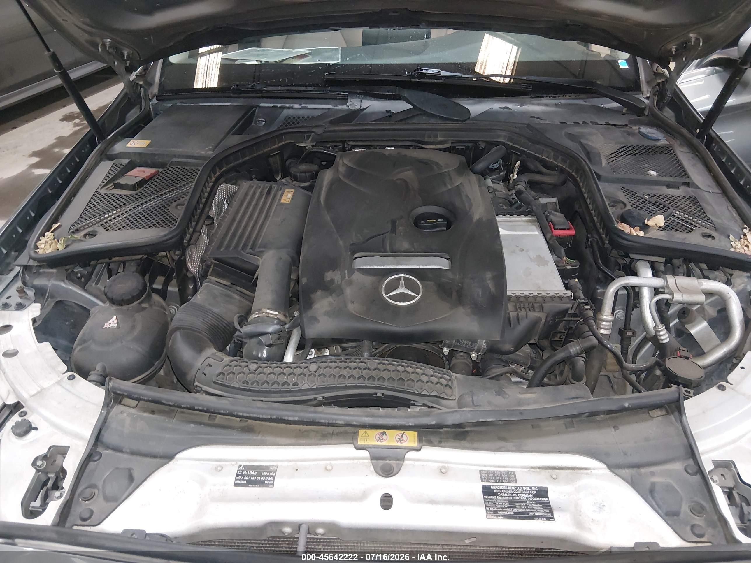 2015 Mercedes-benz C 300 4matic Silver vin: 55SWF4KB3FU006964