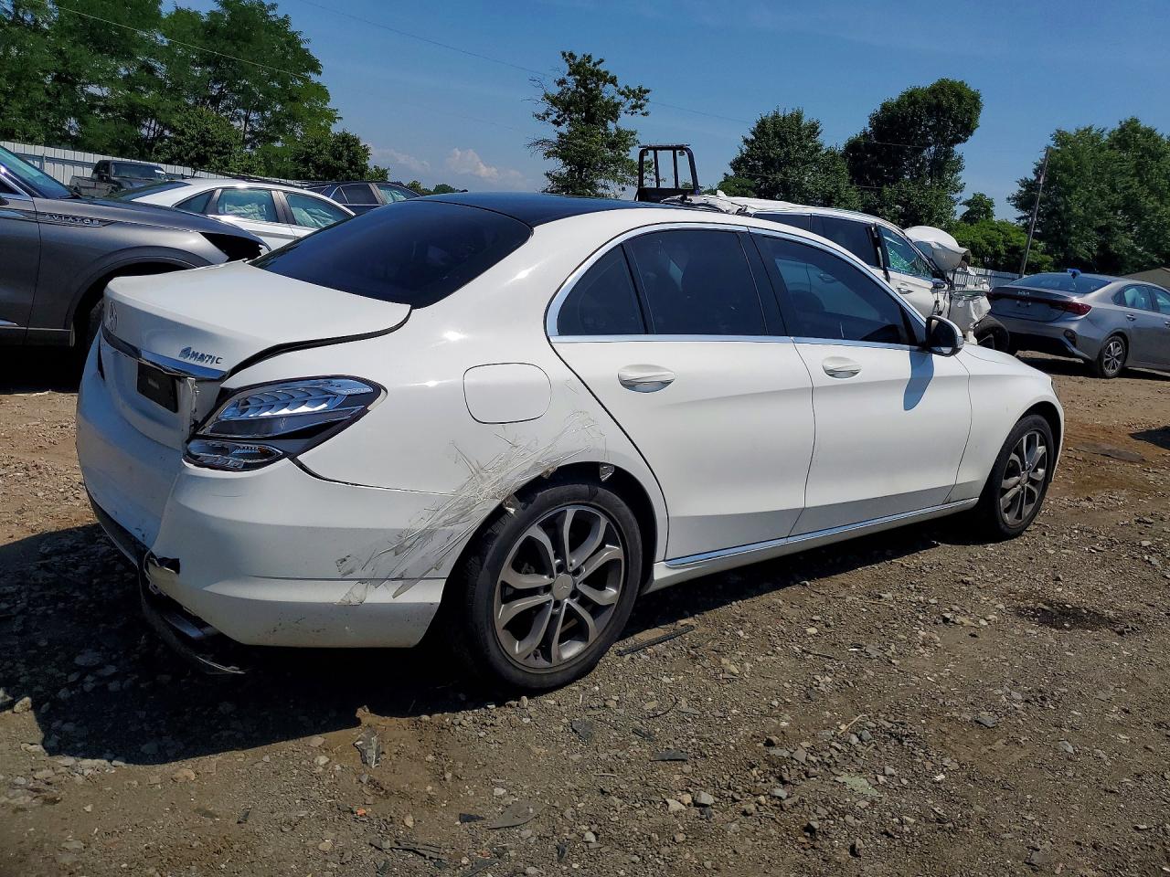 2015 Mercedes-benz C 300 4matic White vin: 55SWF4KB3FU010531