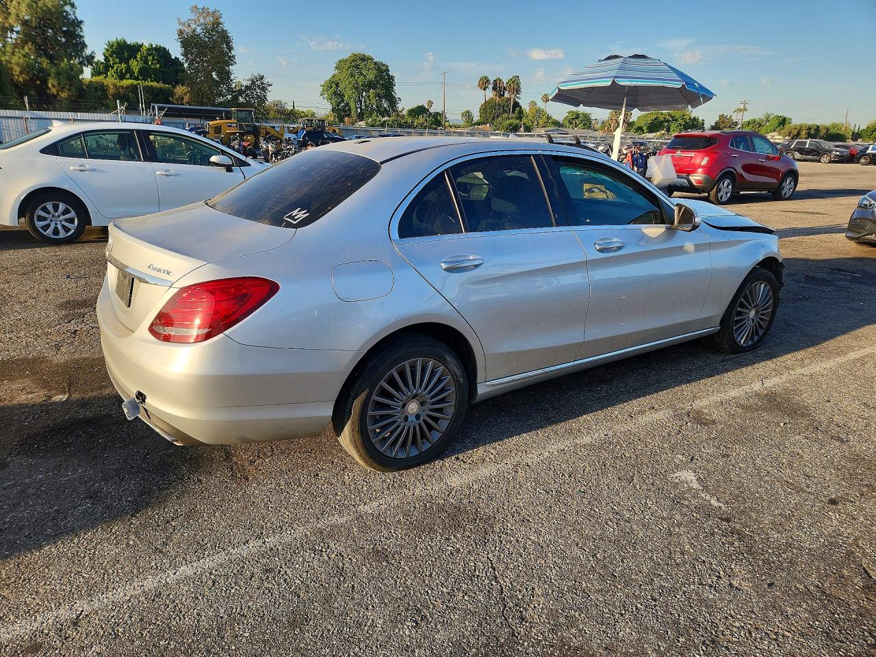 2015 Mercedes-benz C 300 4matic Silver vin: 55SWF4KB3FU027359