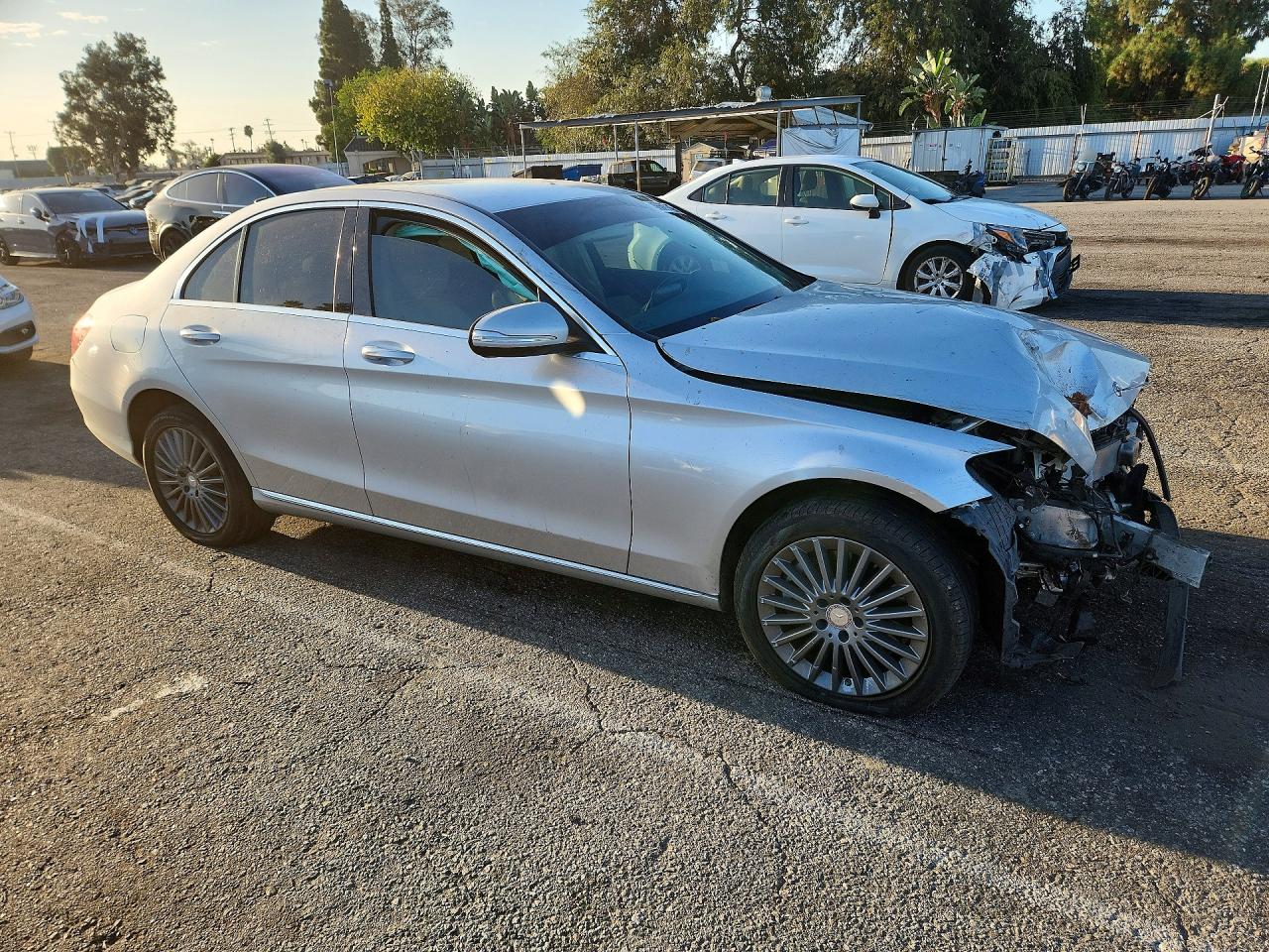 2015 Mercedes-benz C 300 4matic Silver vin: 55SWF4KB3FU027359