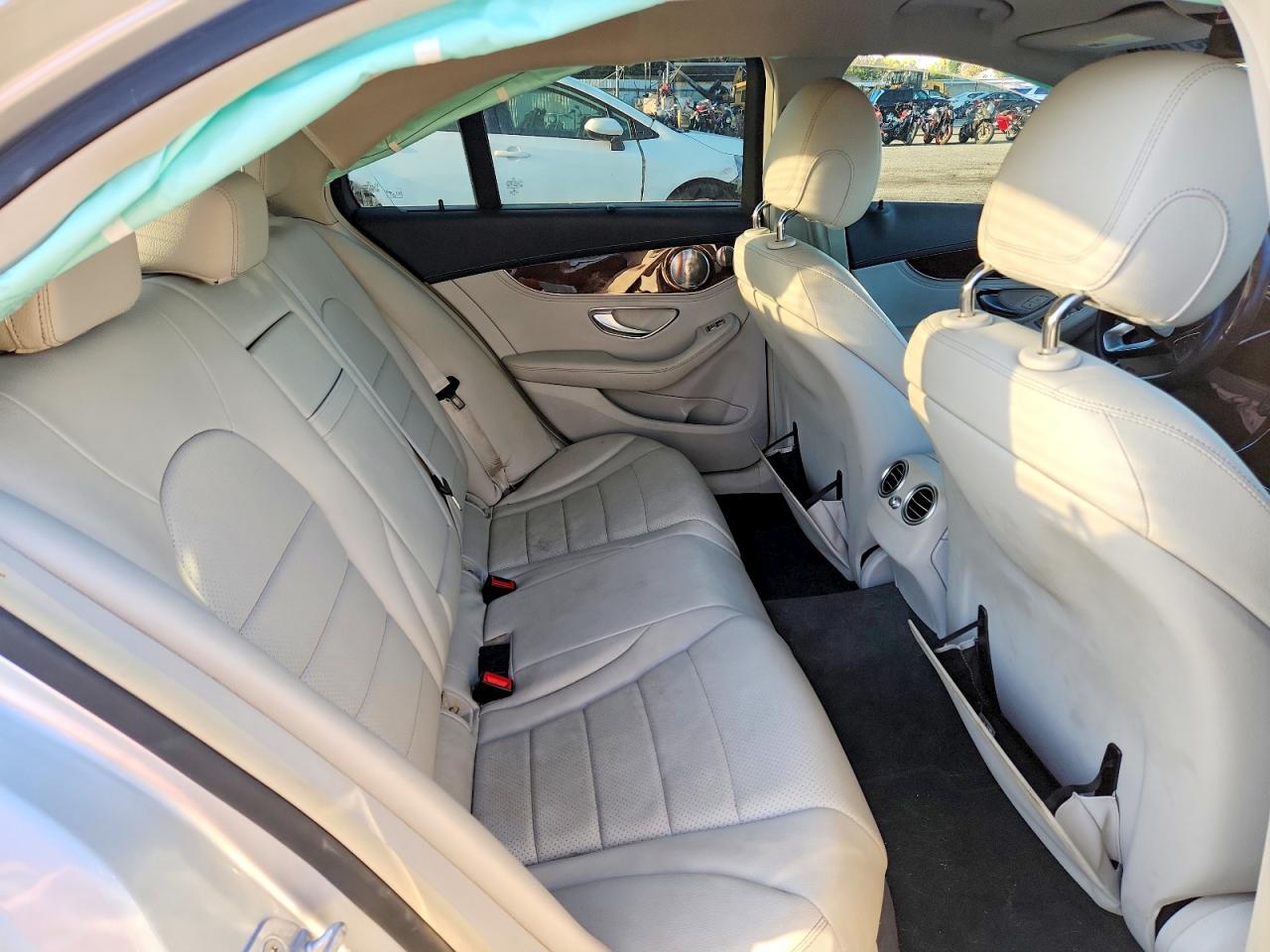 2015 Mercedes-benz C 300 4matic Silver vin: 55SWF4KB3FU027359