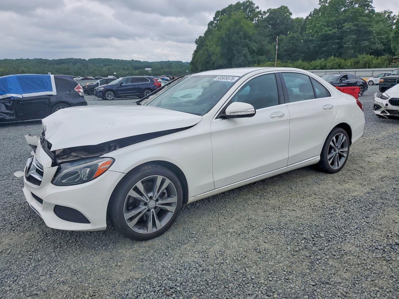 2015 Mercedes-benz C 300 4matic White vin: 55SWF4KB3FU028351