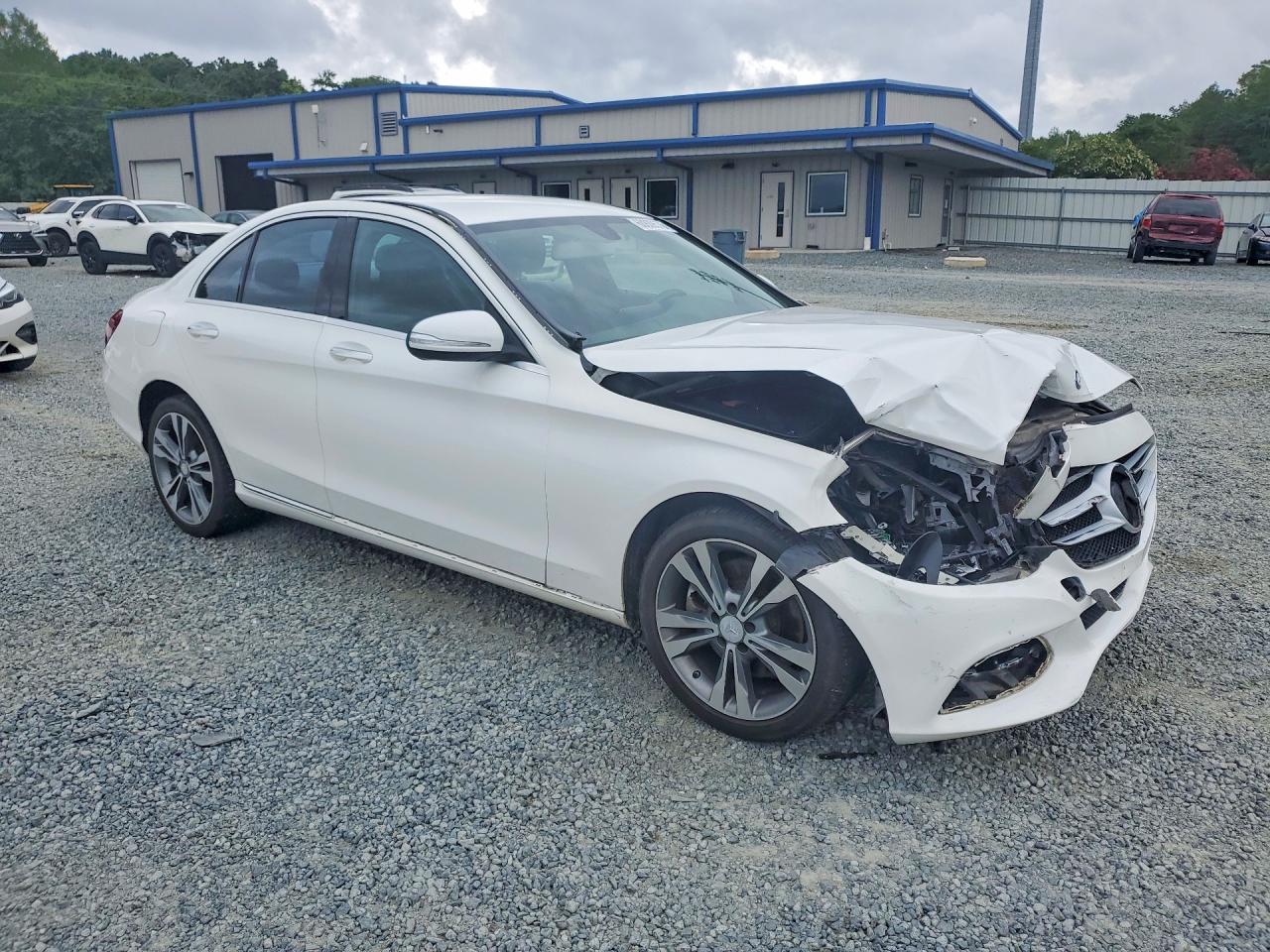 2015 Mercedes-benz C 300 4matic White vin: 55SWF4KB3FU028351