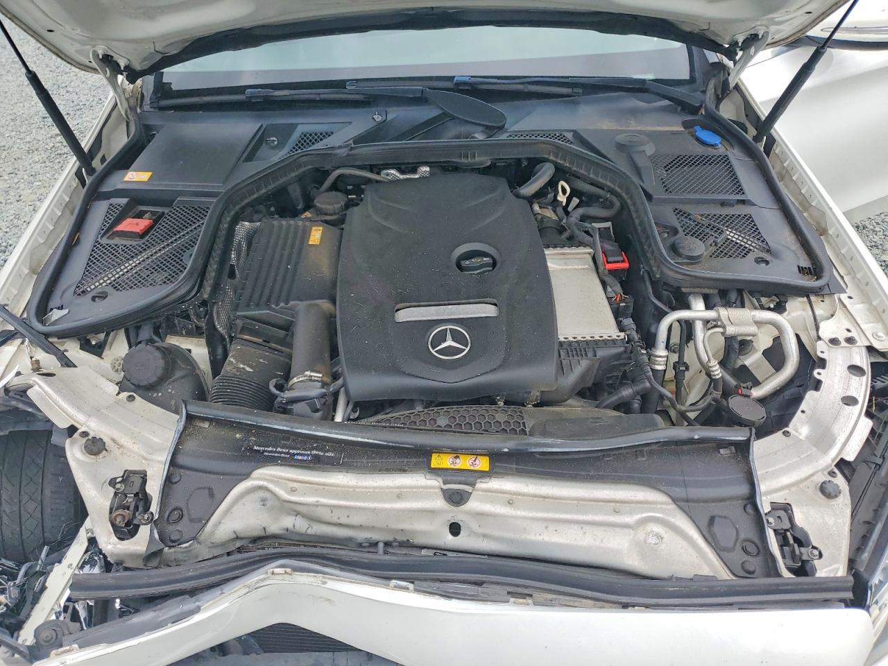 2015 Mercedes-benz C 300 4matic White vin: 55SWF4KB3FU028351