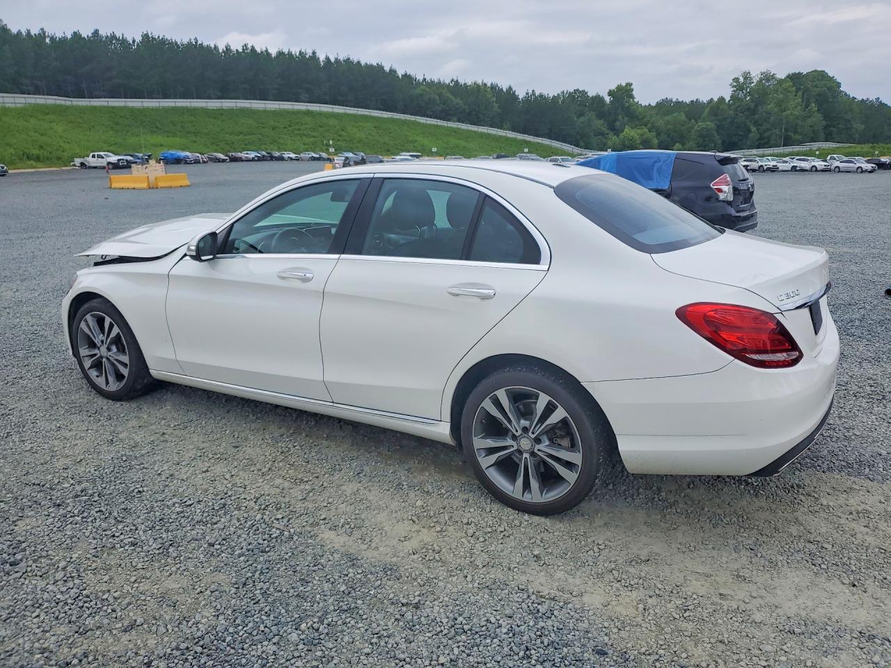2015 Mercedes-benz C 300 4matic White vin: 55SWF4KB3FU028351