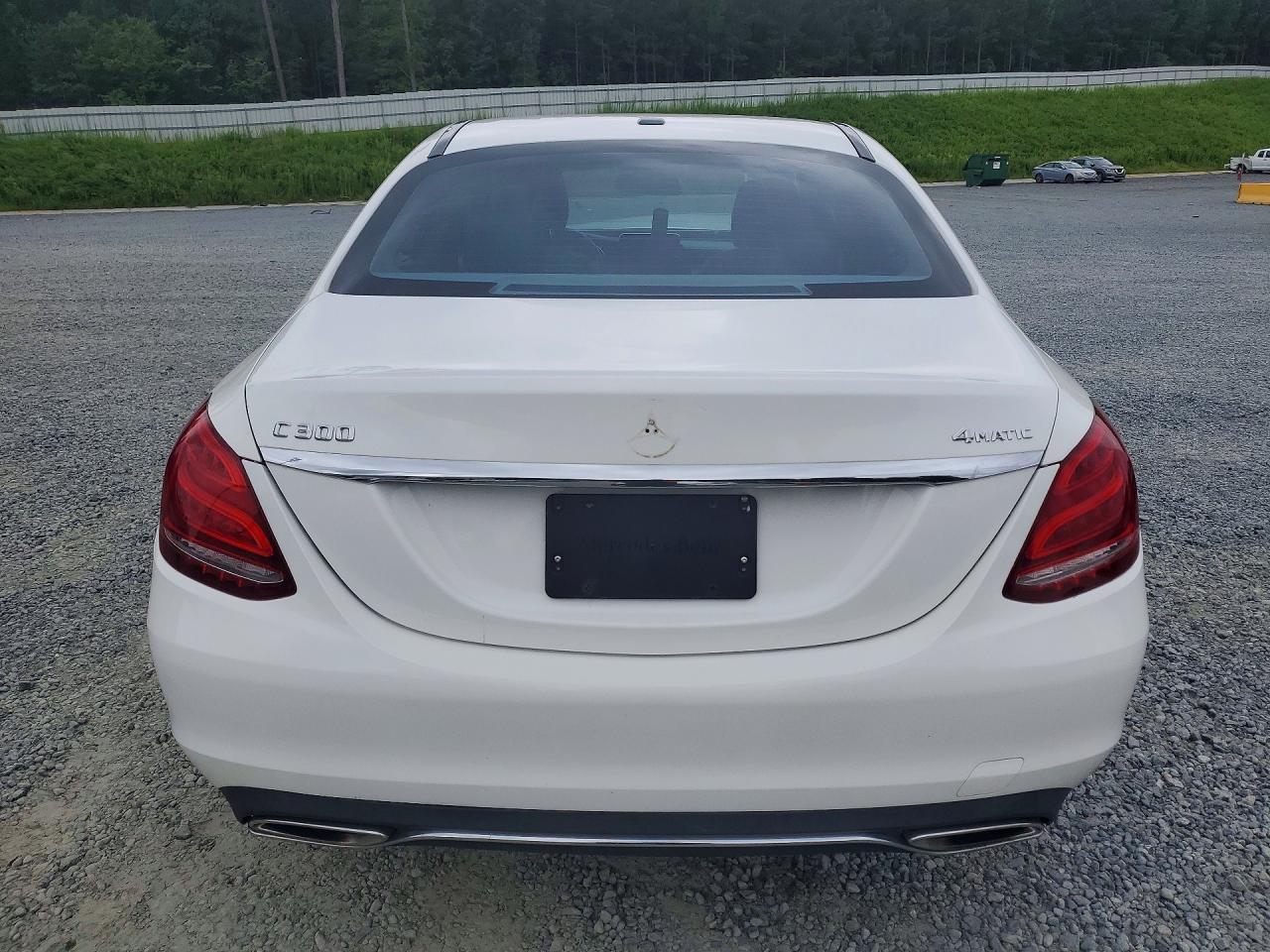 2015 Mercedes-benz C 300 4matic White vin: 55SWF4KB3FU028351