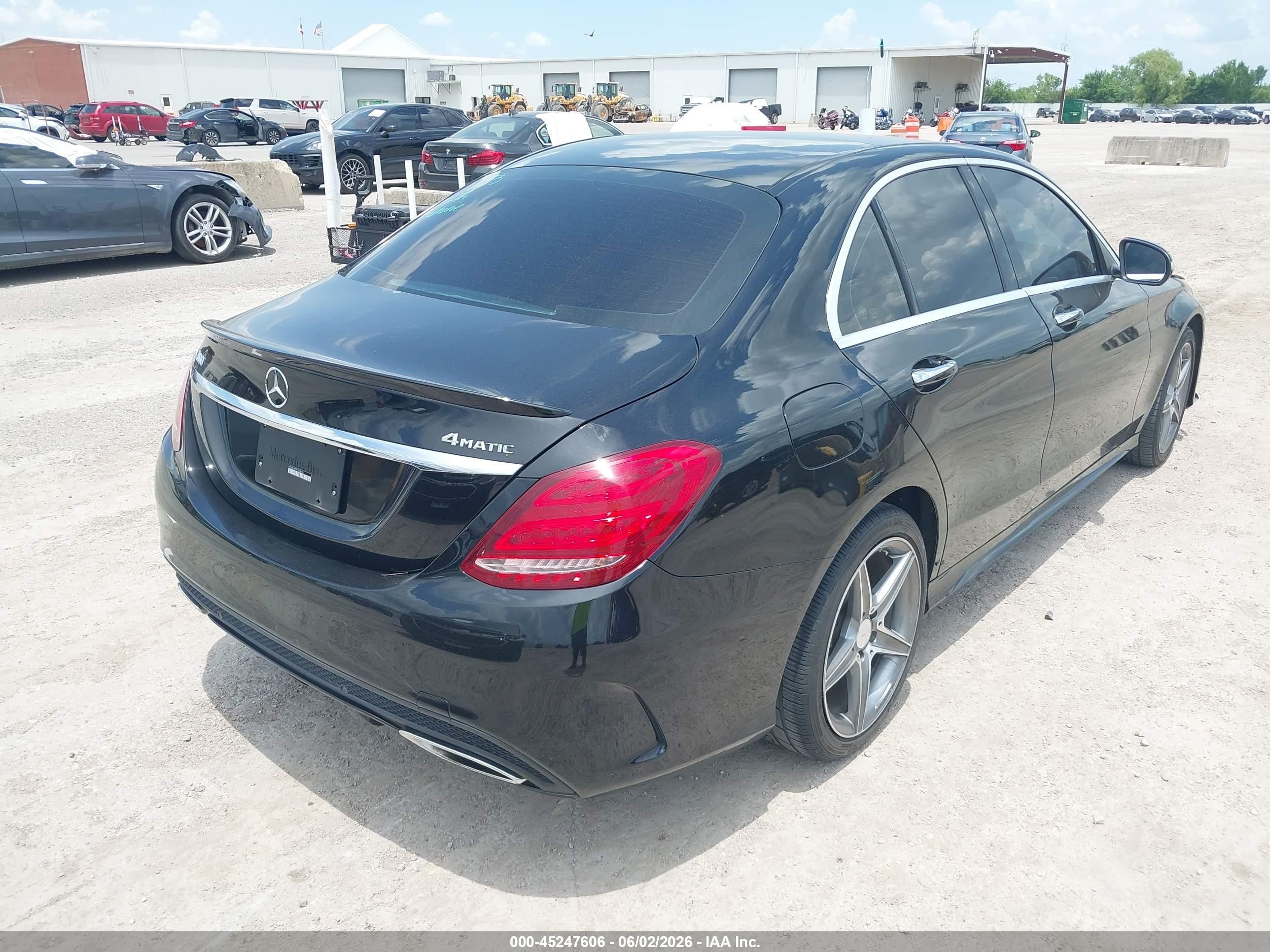 2015 Mercedes-benz C 300 Sport 4matic Черный vin: 55SWF4KB3FU038605
