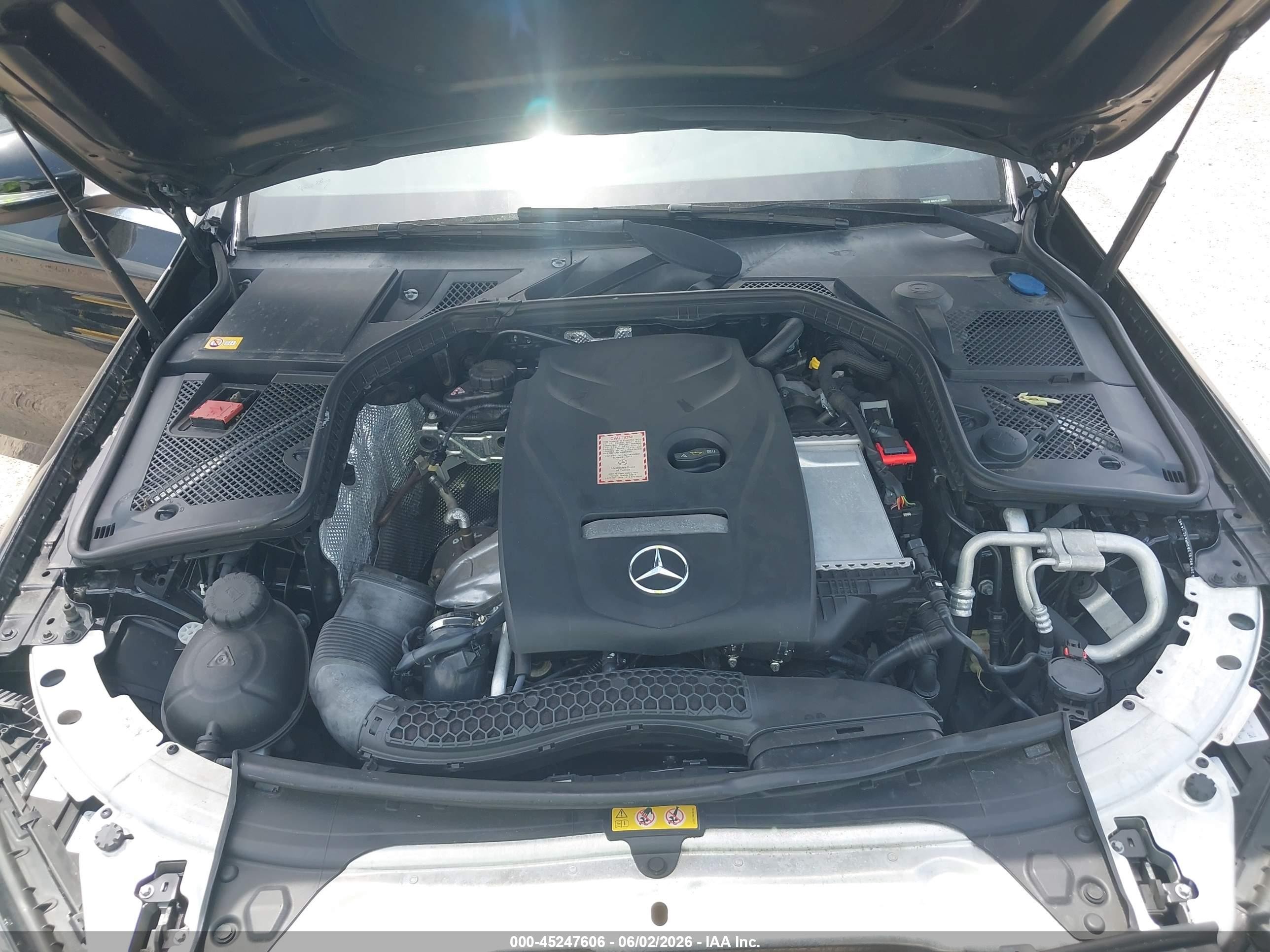 2015 Mercedes-benz C 300 Sport 4matic Черный vin: 55SWF4KB3FU038605