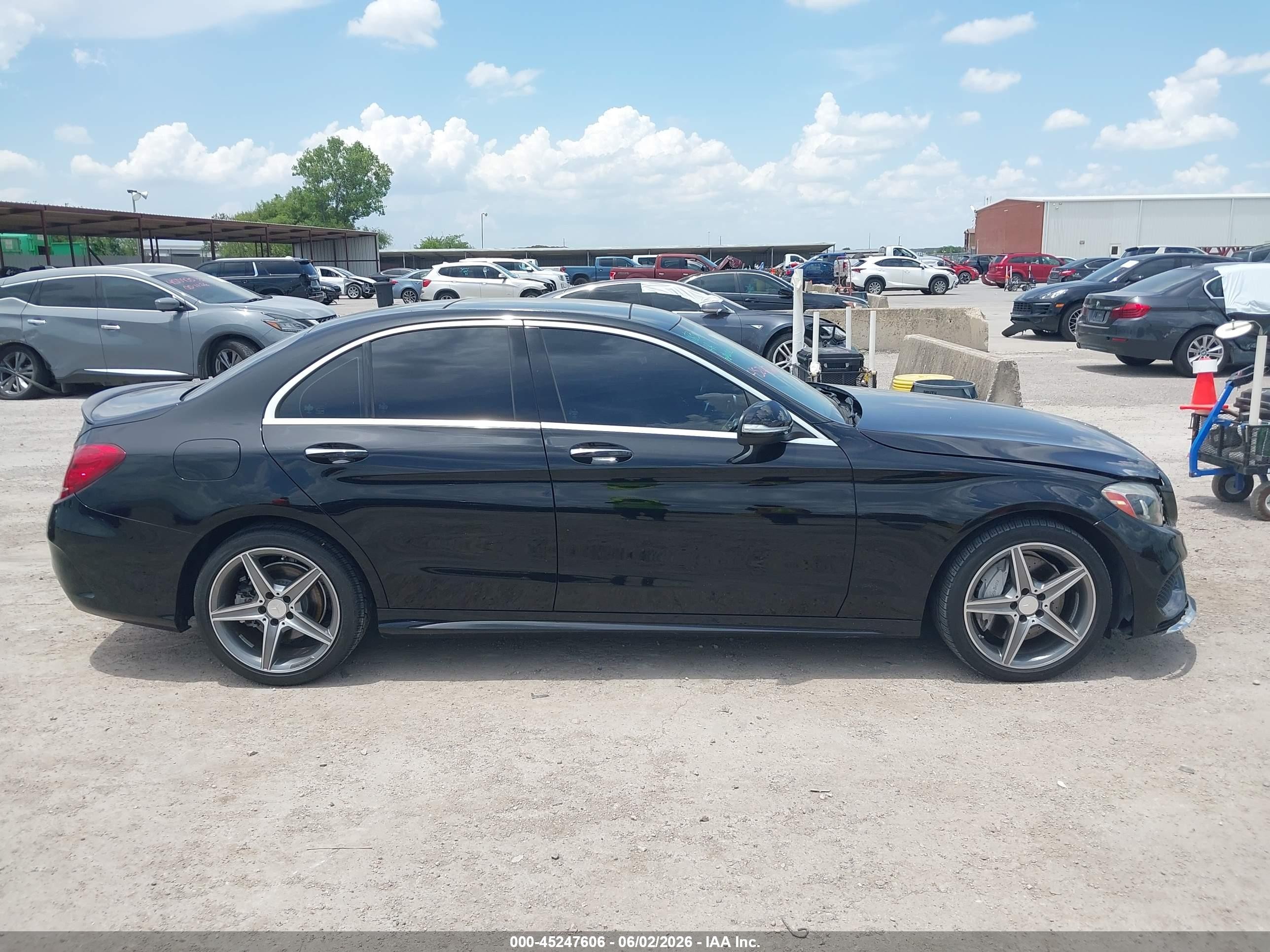 2015 Mercedes-benz C 300 Sport 4matic Черный vin: 55SWF4KB3FU038605