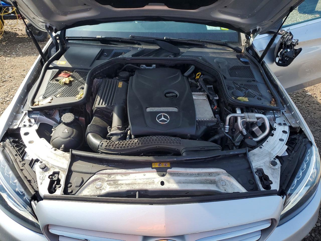2015 Mercedes-benz C 300 4matic Silver vin: 55SWF4KB3FU061379