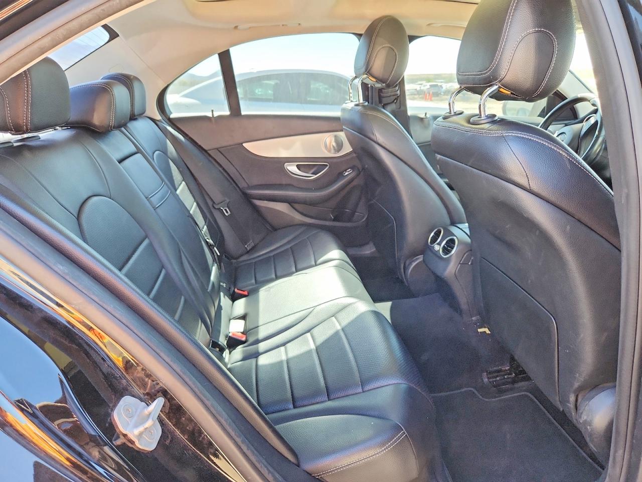 2015 Mercedes-benz C 300 4matic Black vin: 55SWF4KB3FU070129