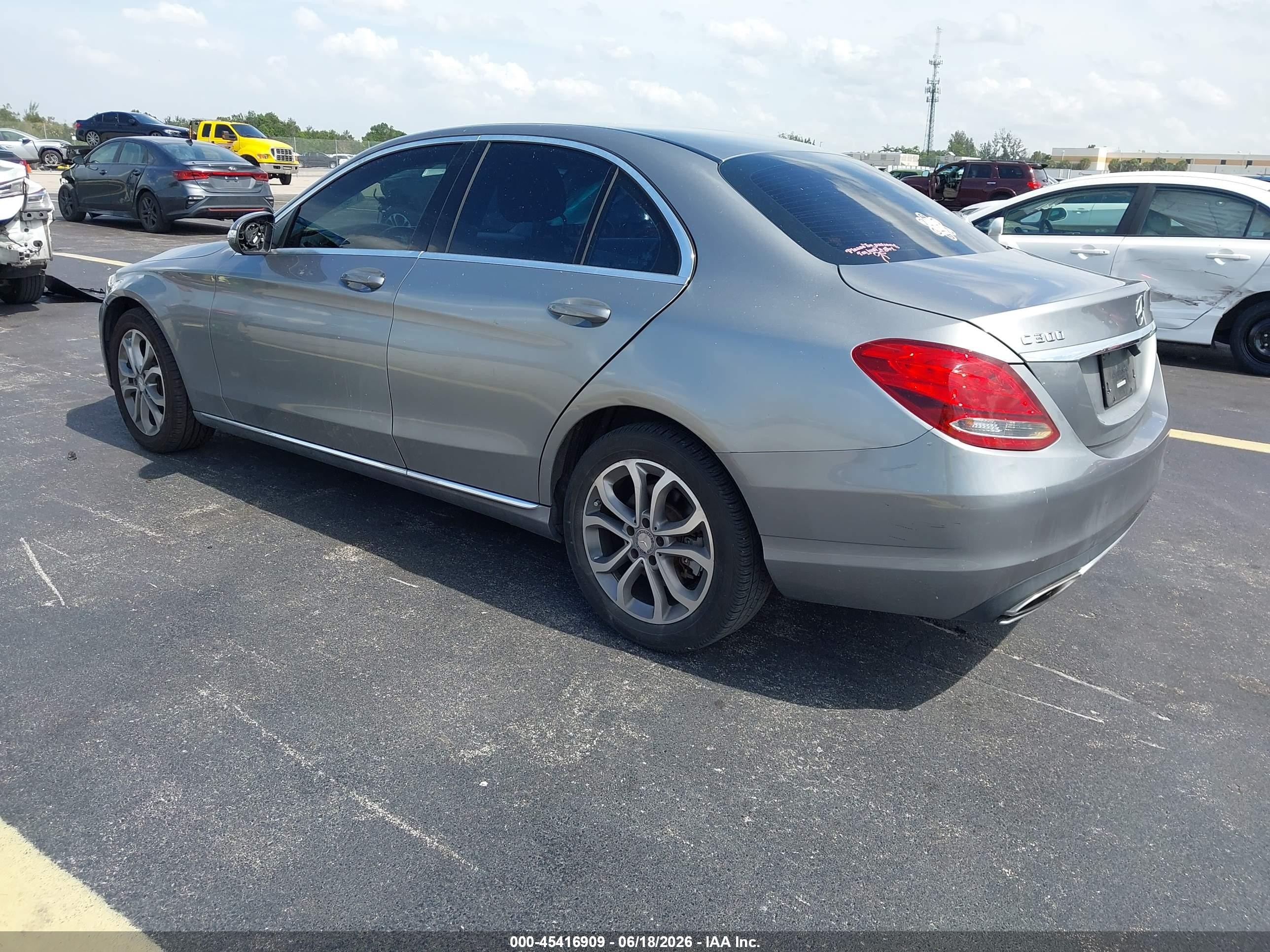 2015 Mercedes-benz C 300 4matic Silver vin: 55SWF4KB3FU071703