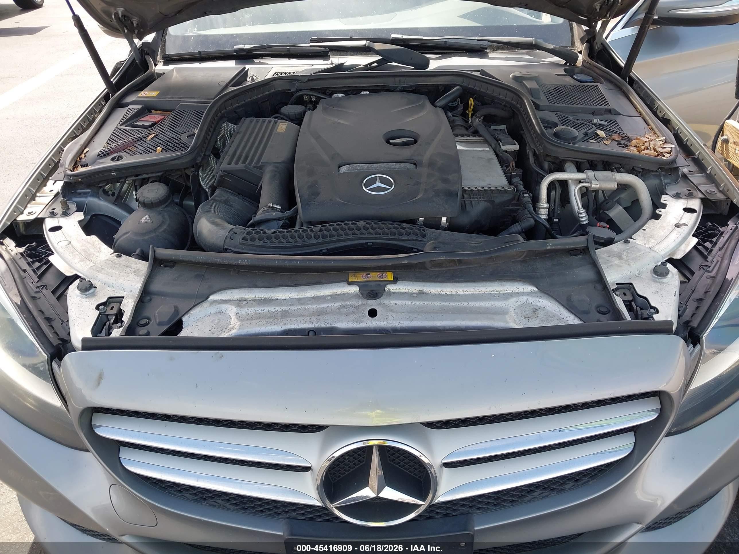 2015 Mercedes-benz C 300 4matic Silver vin: 55SWF4KB3FU071703