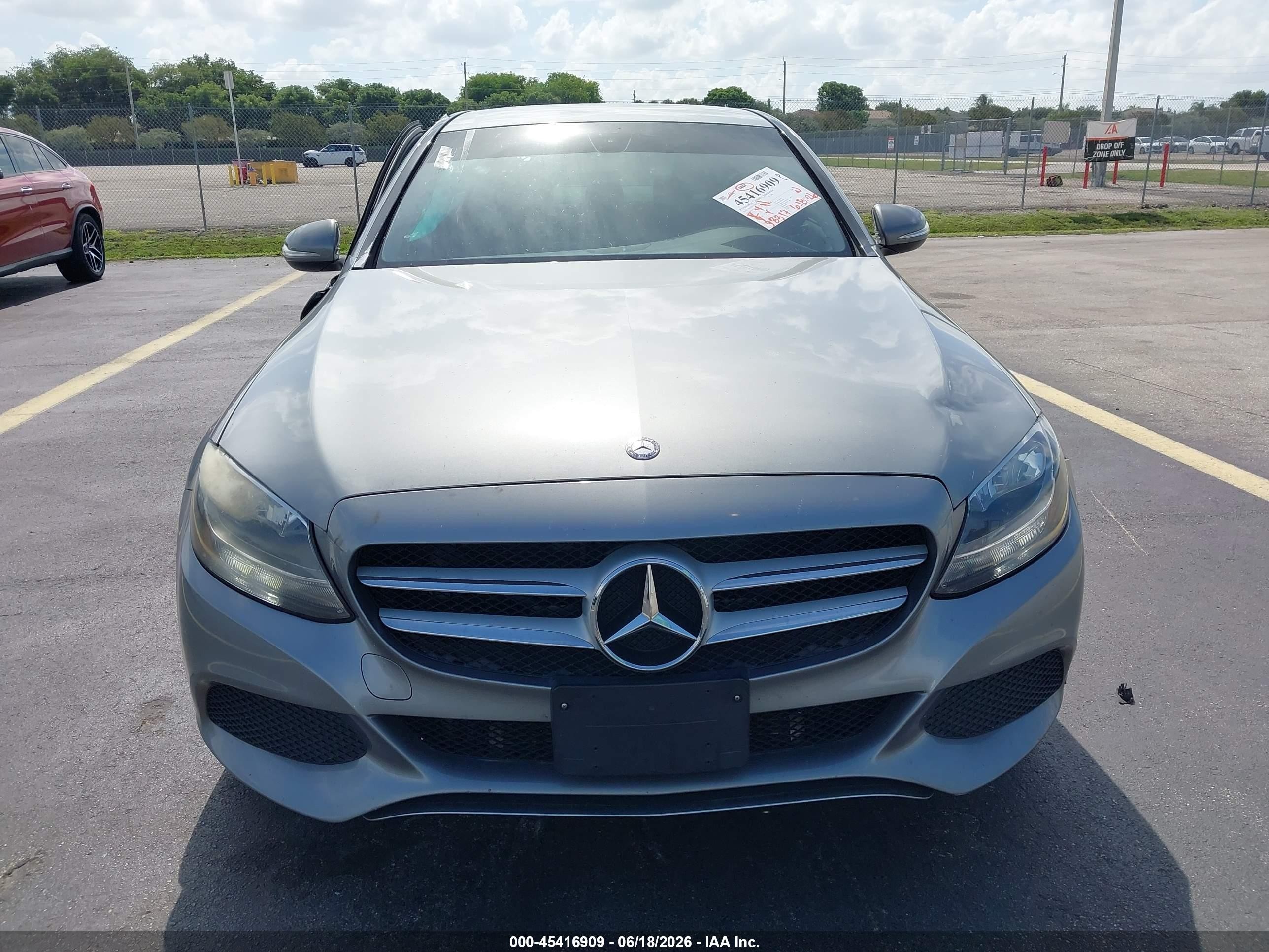 2015 Mercedes-benz C 300 4matic Silver vin: 55SWF4KB3FU071703