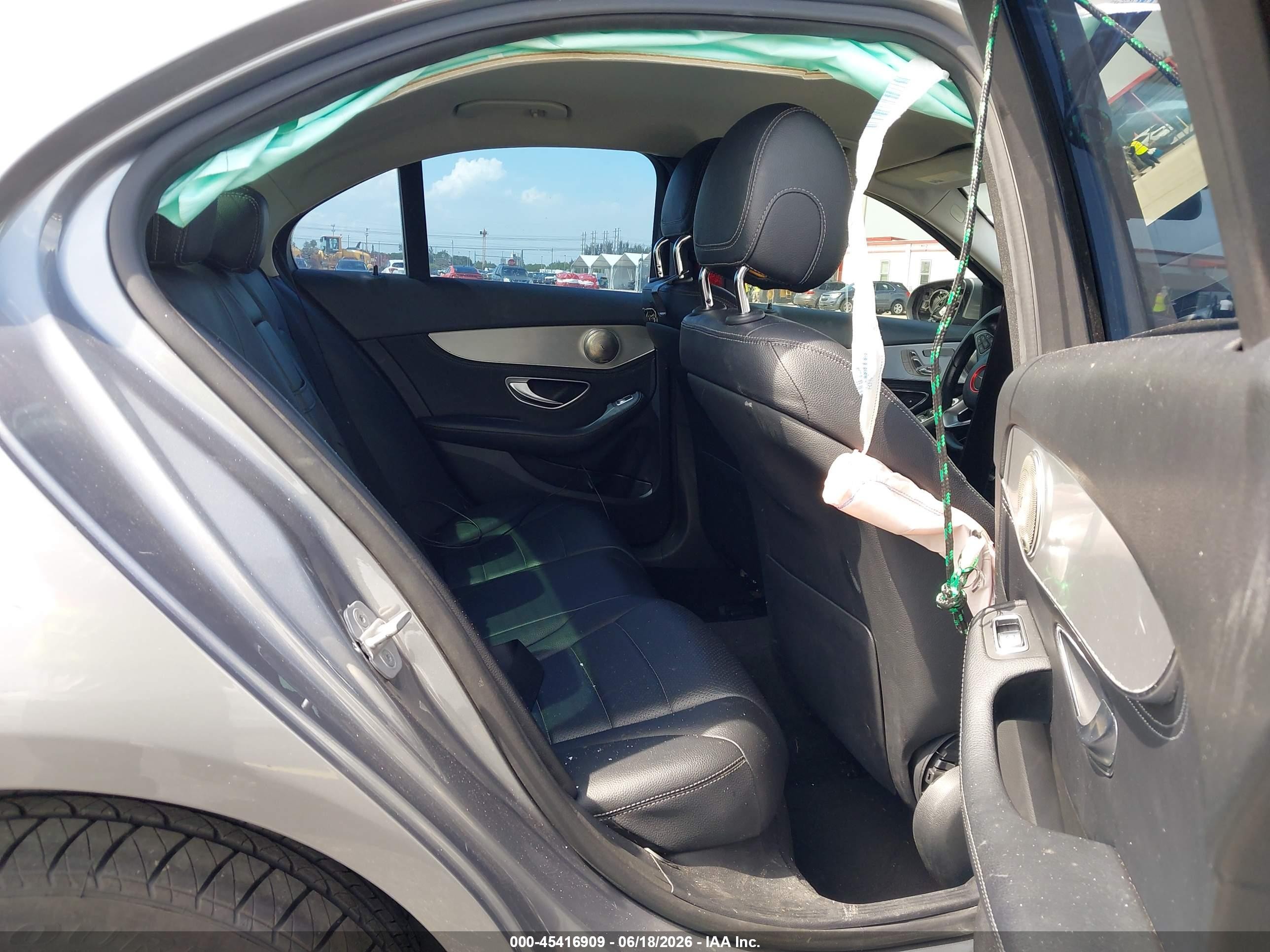 2015 Mercedes-benz C 300 4matic Silver vin: 55SWF4KB3FU071703