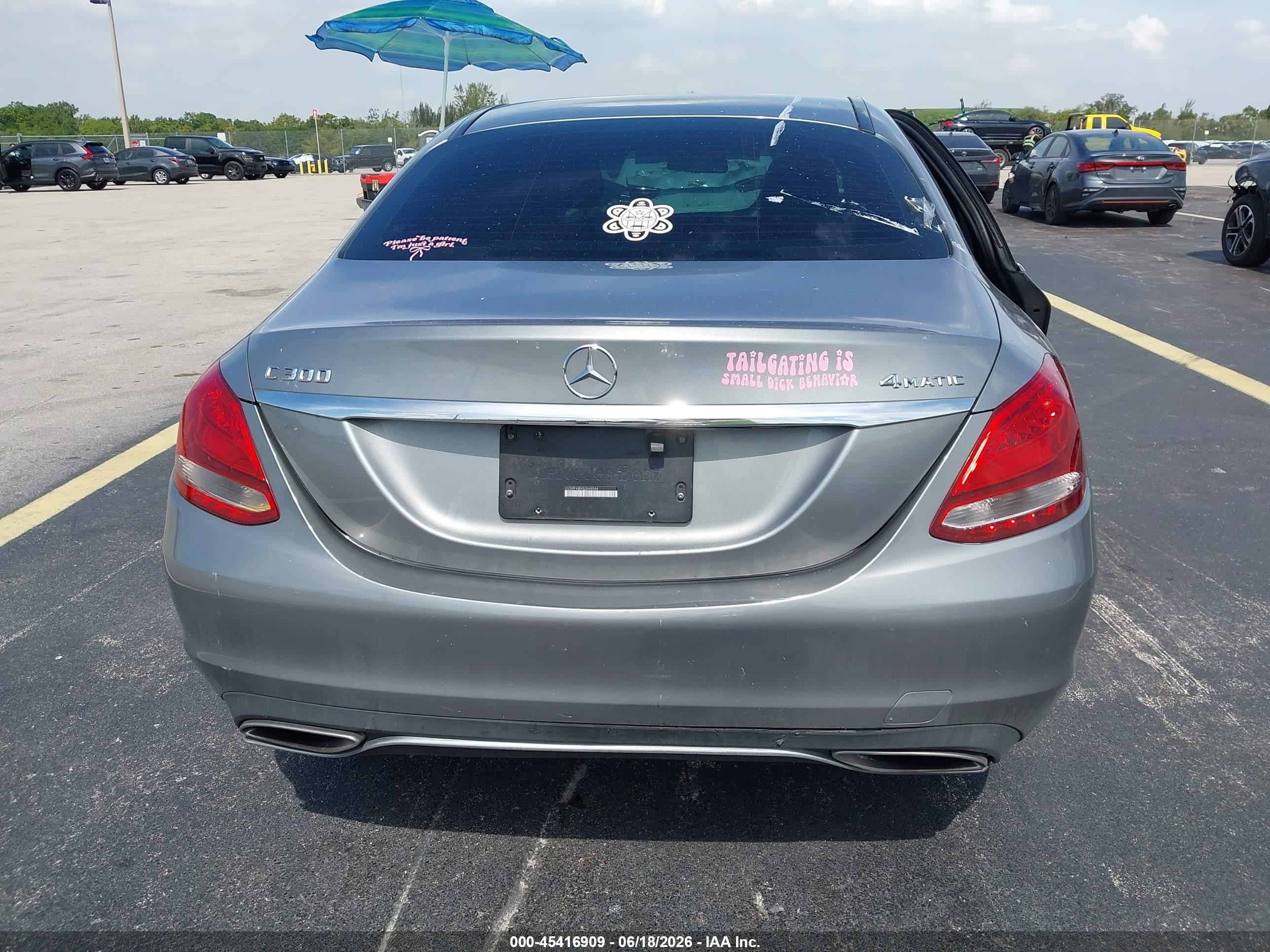 2015 Mercedes-benz C 300 4matic Silver vin: 55SWF4KB3FU071703