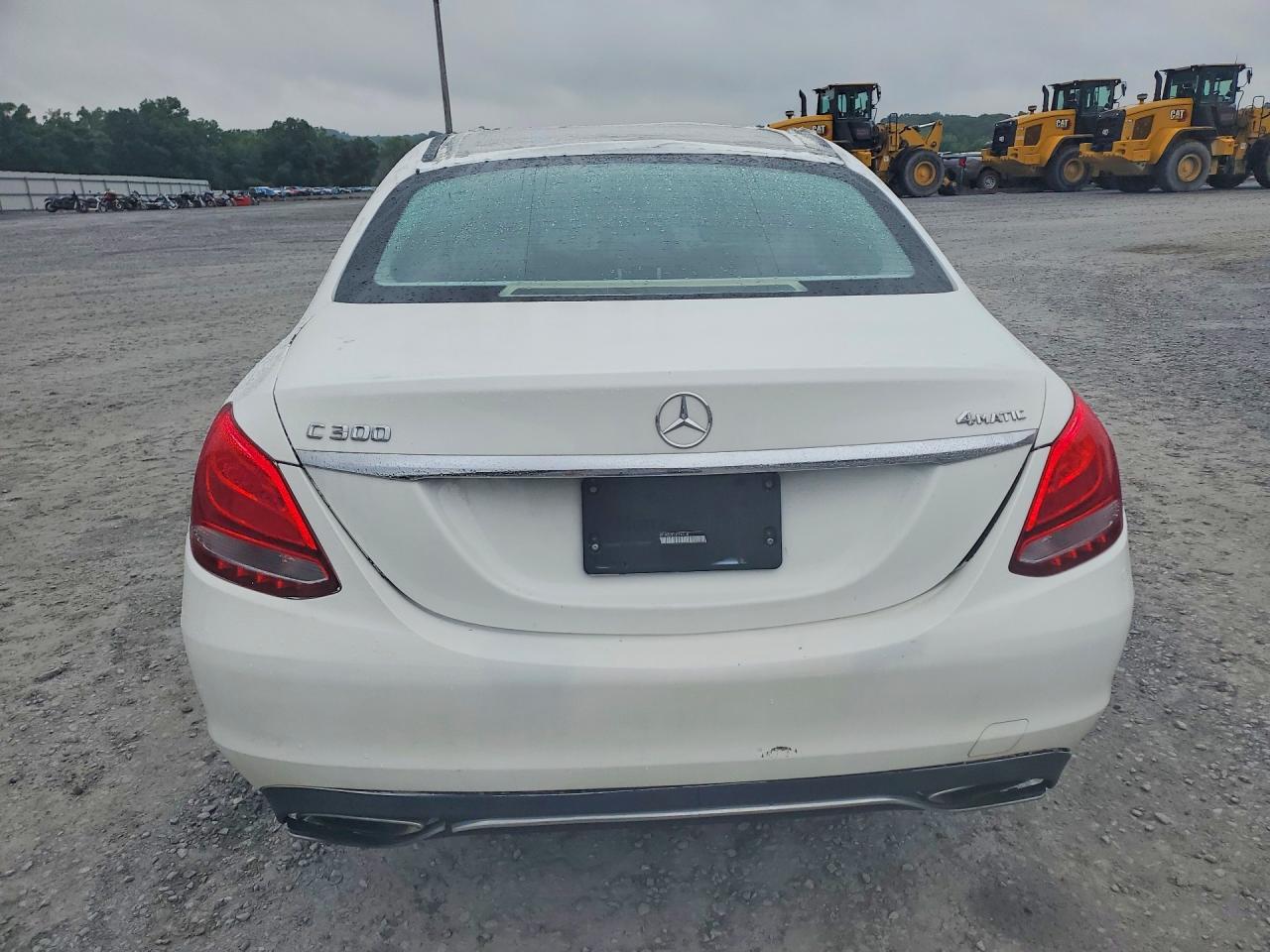 2015 Mercedes-benz C 300 4matic Белый vin: 55SWF4KB3FU076318