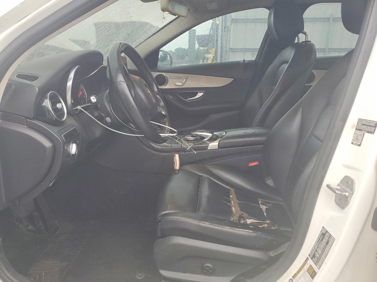 2015 Mercedes-benz C 300 4matic Белый vin: 55SWF4KB3FU076318