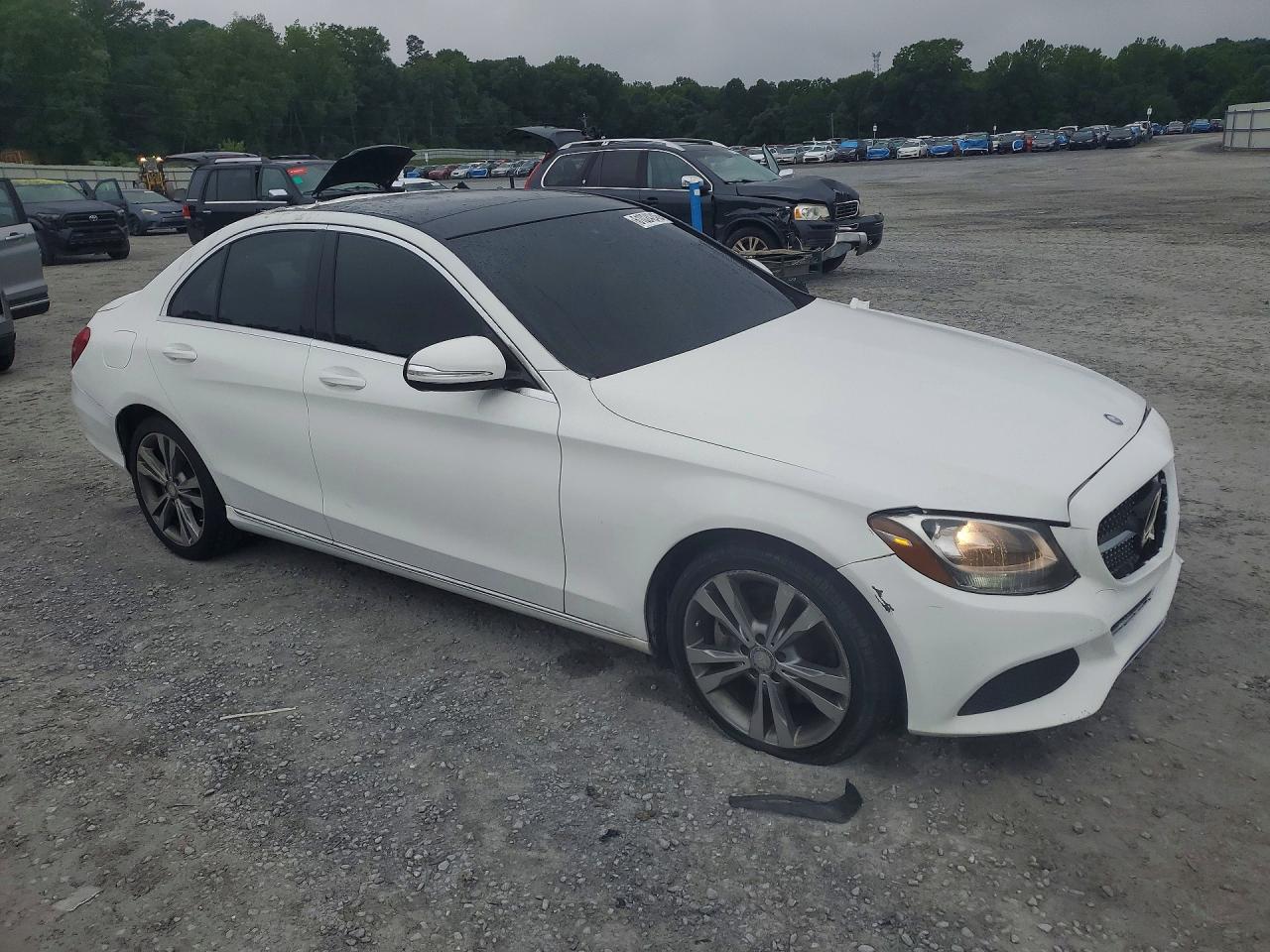 2015 Mercedes-benz C 300 4matic Белый vin: 55SWF4KB3FU076318