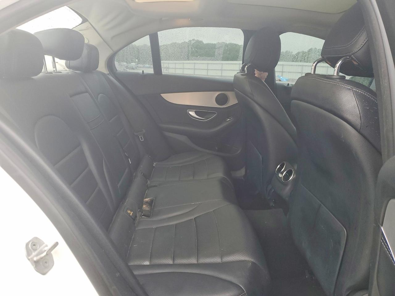 2015 Mercedes-benz C 300 4matic Белый vin: 55SWF4KB3FU076318