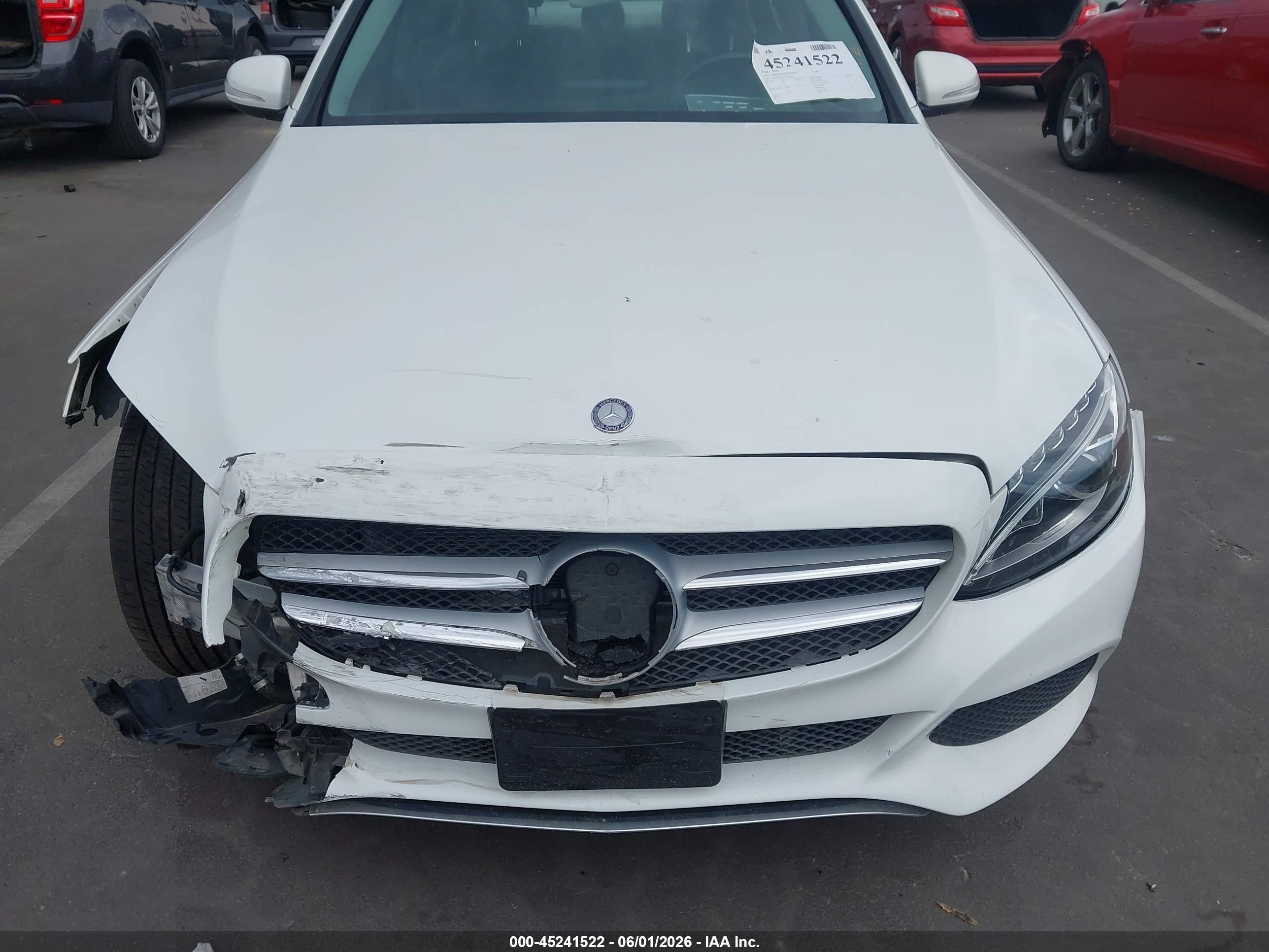 2015 Mercedes-benz C 300 4matic White vin: 55SWF4KB3FU080417
