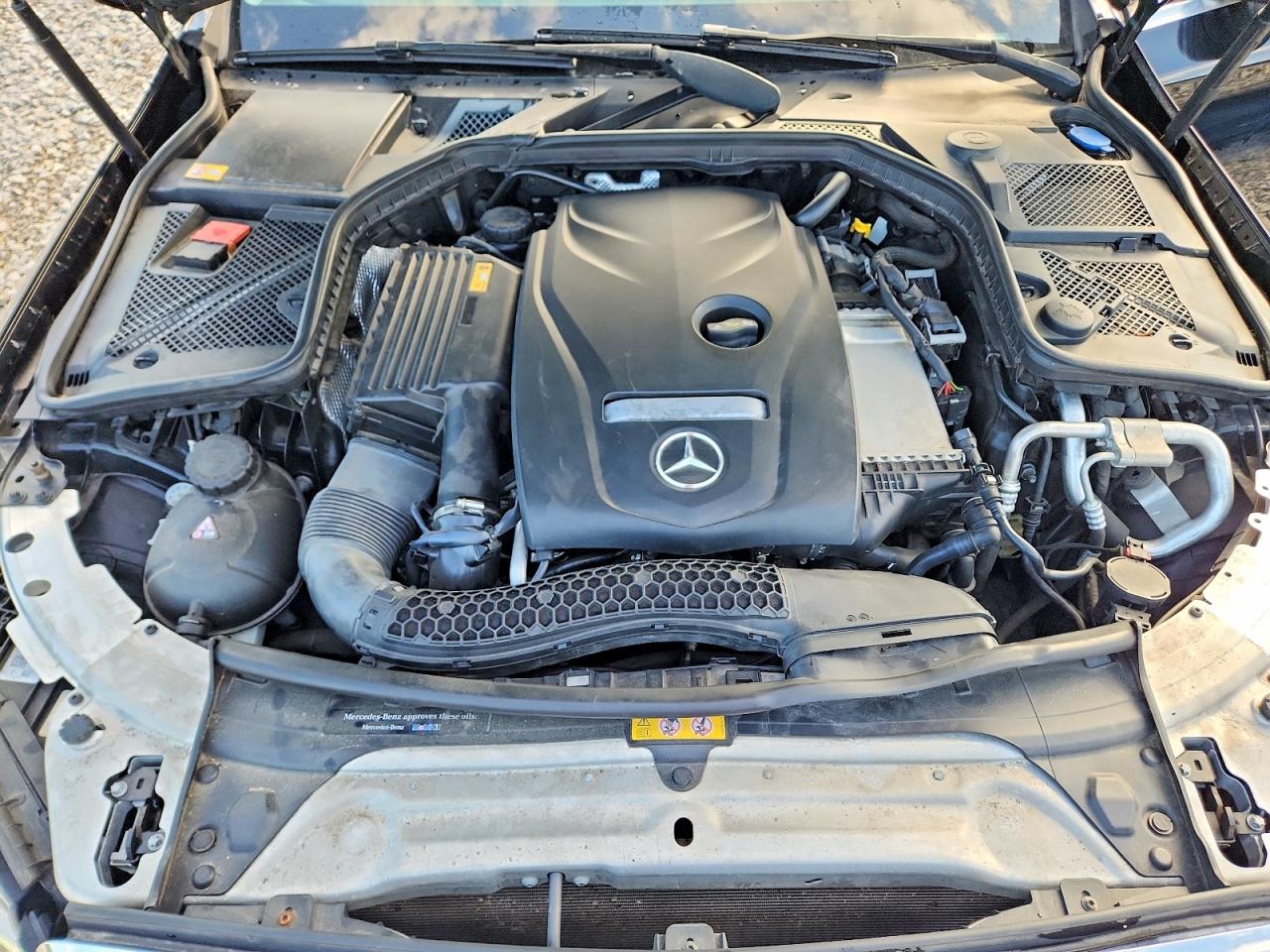2015 Mercedes-benz C 300 4matic Черный vin: 55SWF4KB3FU081356