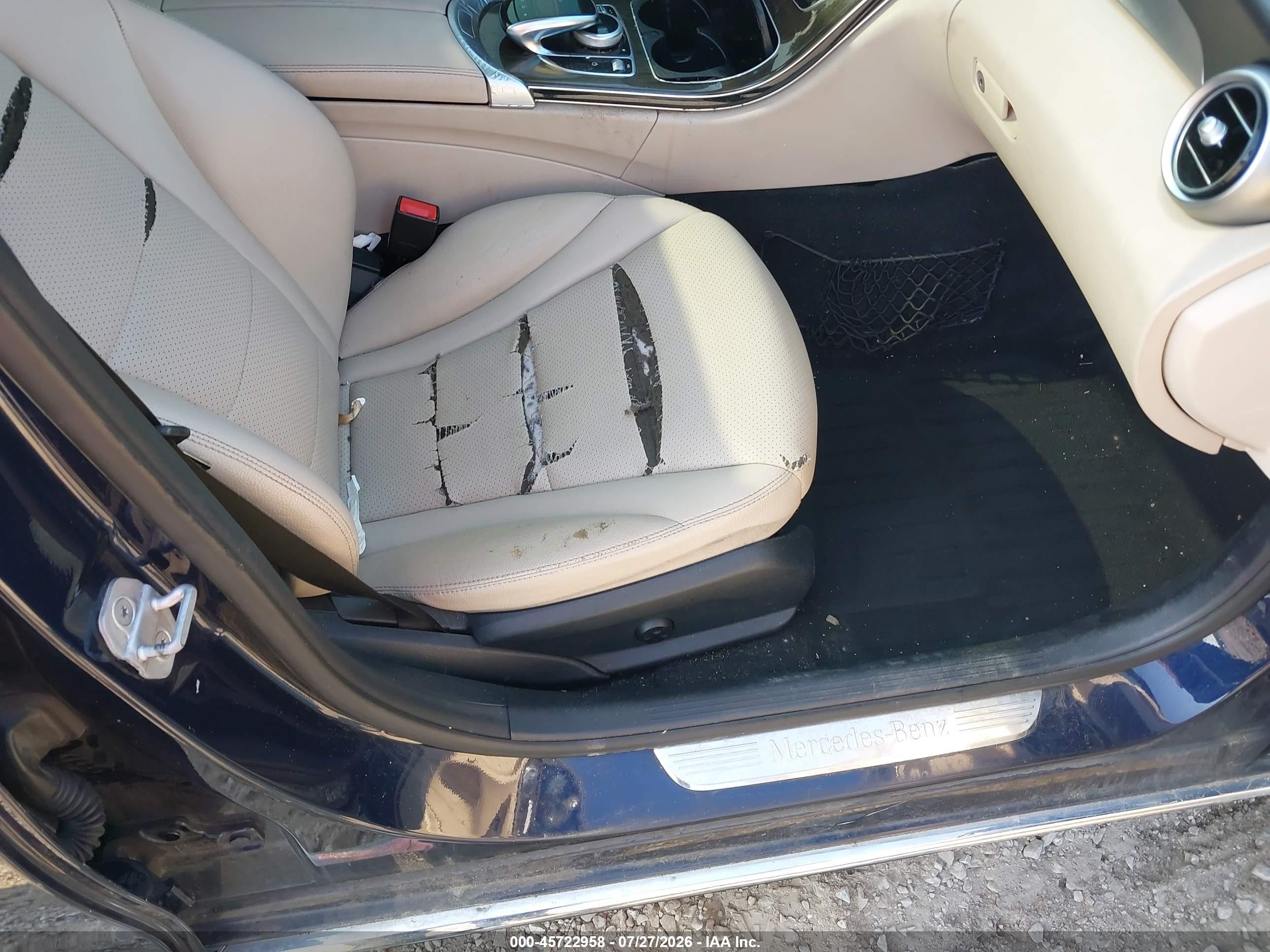 2015 Mercedes-benz C 300 4matic Blue vin: 55SWF4KB3FU094558