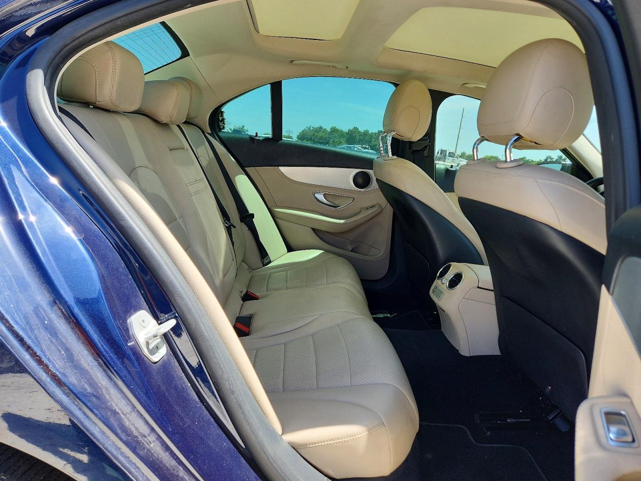 2016 Mercedes-benz C 300 4matic Blue vin: 55SWF4KB3GU137927