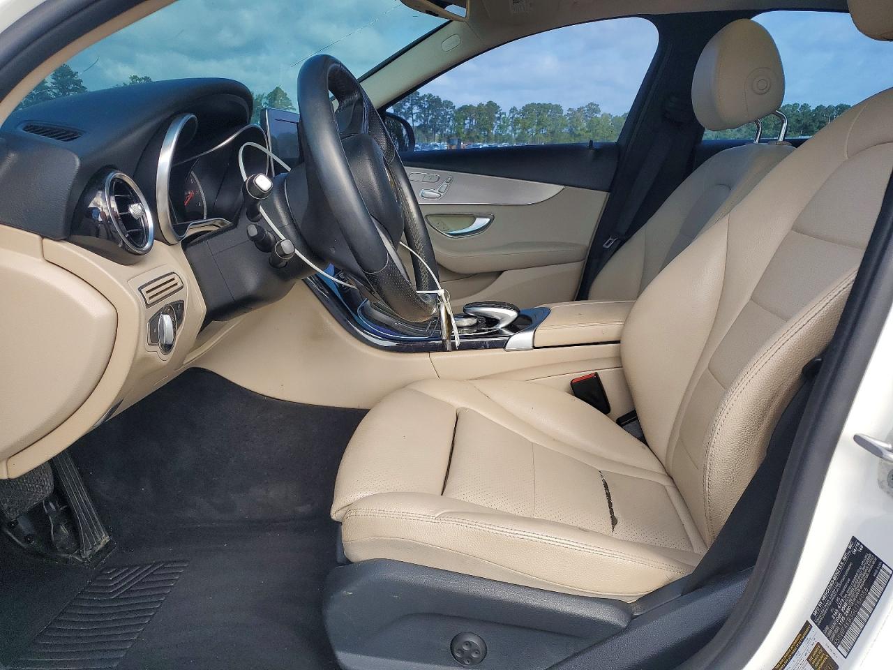 2016 Mercedes-benz C 300 4matic White vin: 55SWF4KB3GU156056