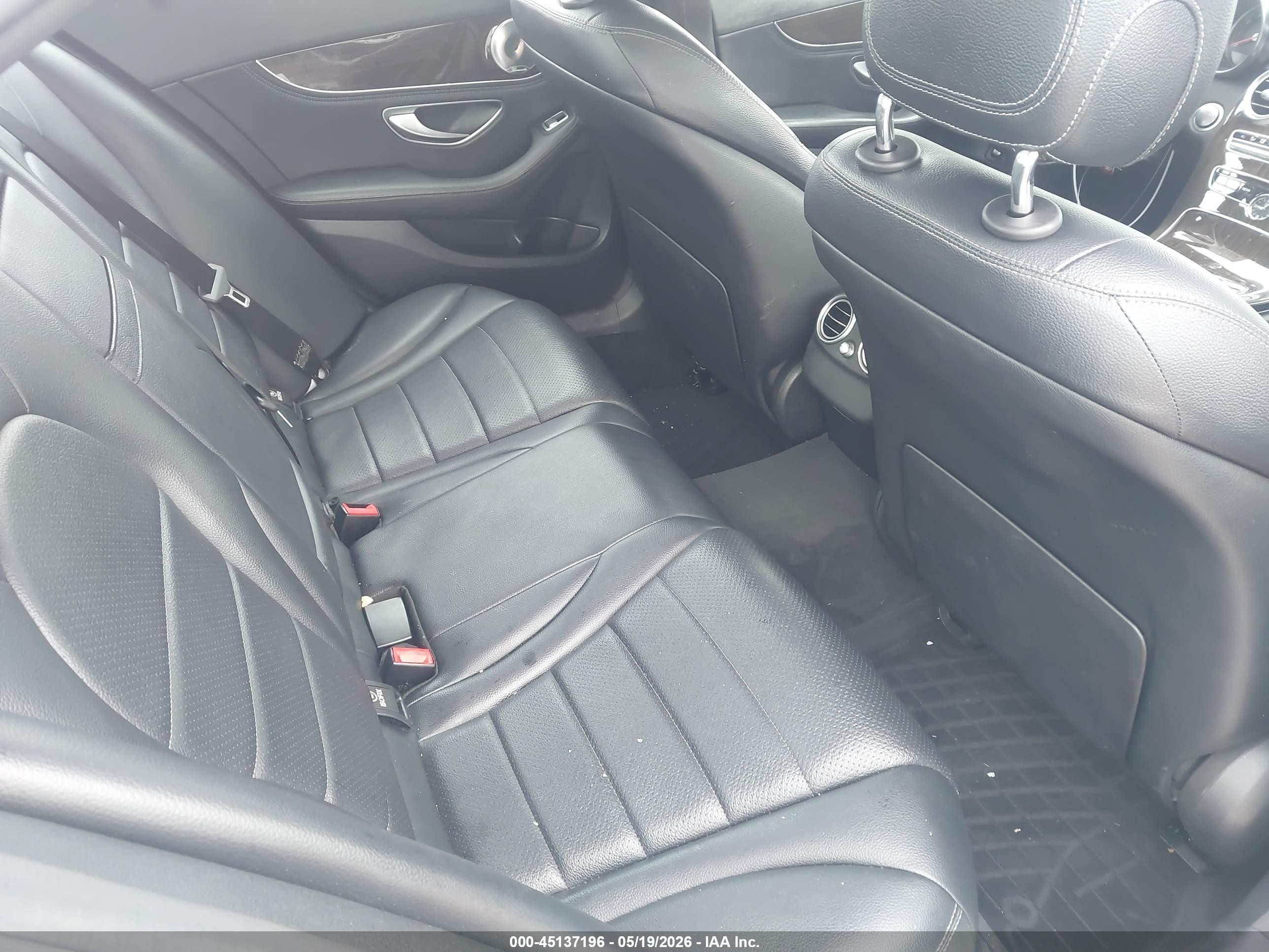 2015 Mercedes-benz C 300 4matic Серебряный vin: 55SWF4KB4FU000459