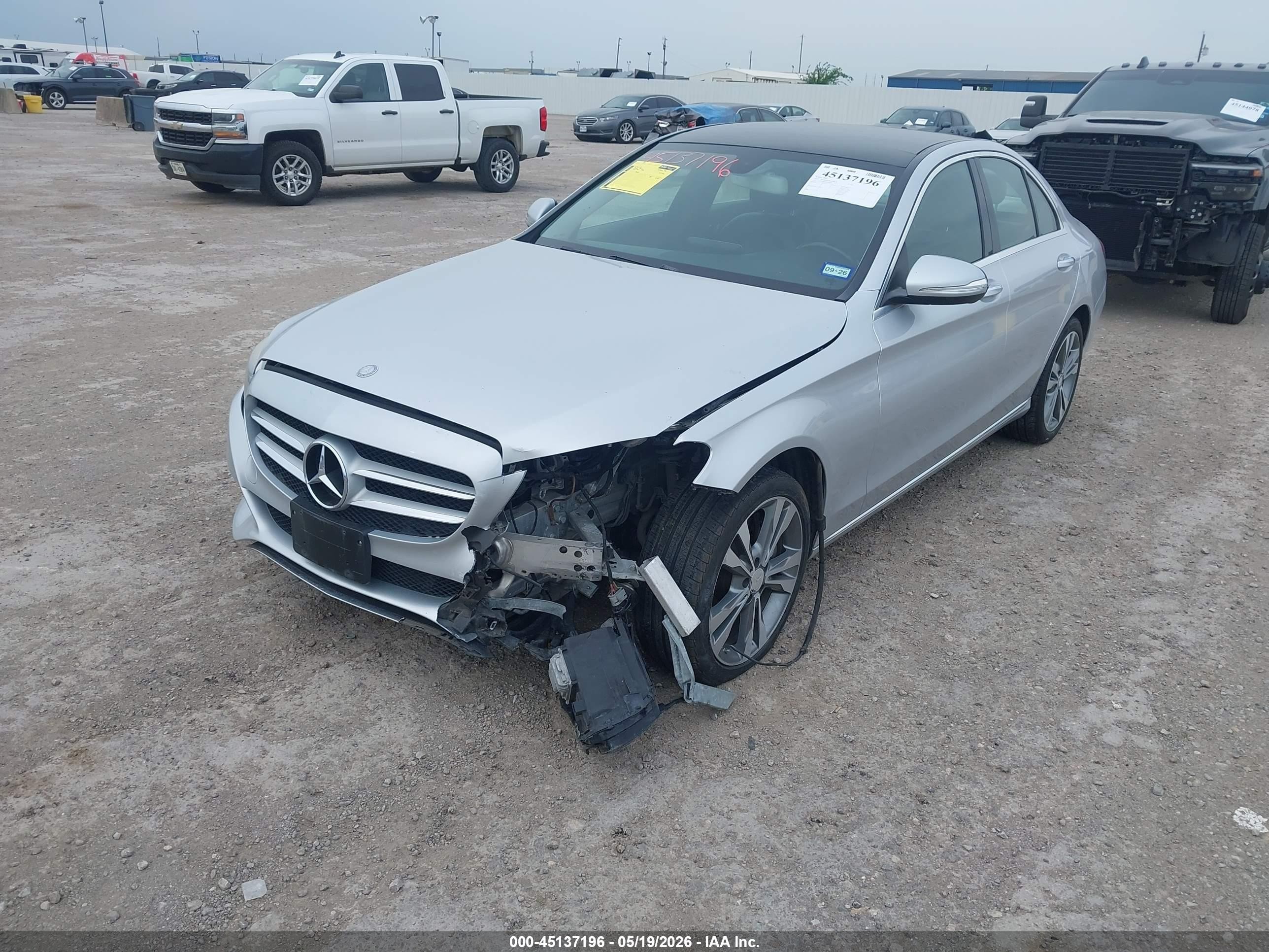 2015 Mercedes-benz C 300 4matic Серебряный vin: 55SWF4KB4FU000459
