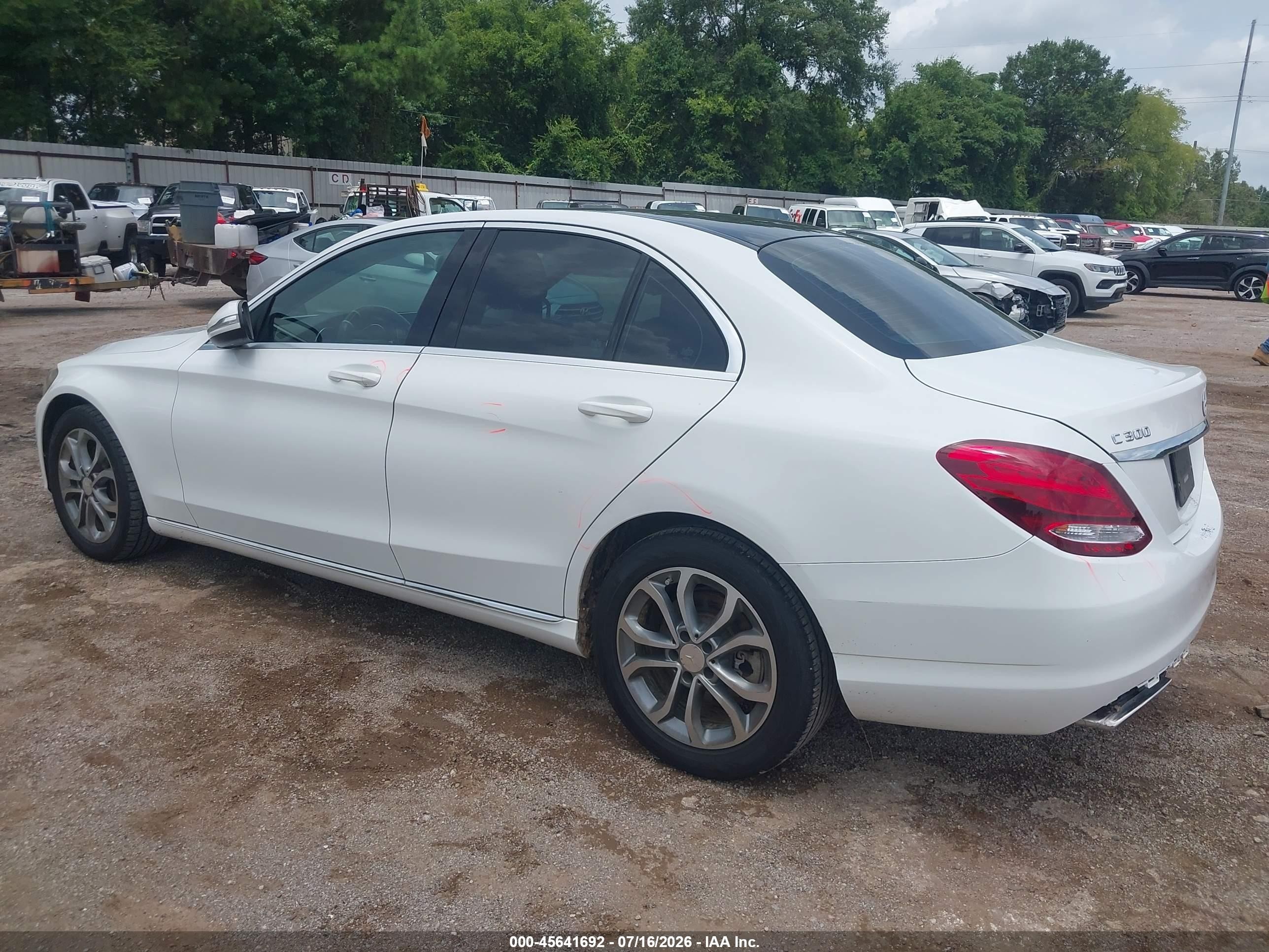 2015 Mercedes-benz C 300 4matic White vin: 55SWF4KB4FU012529