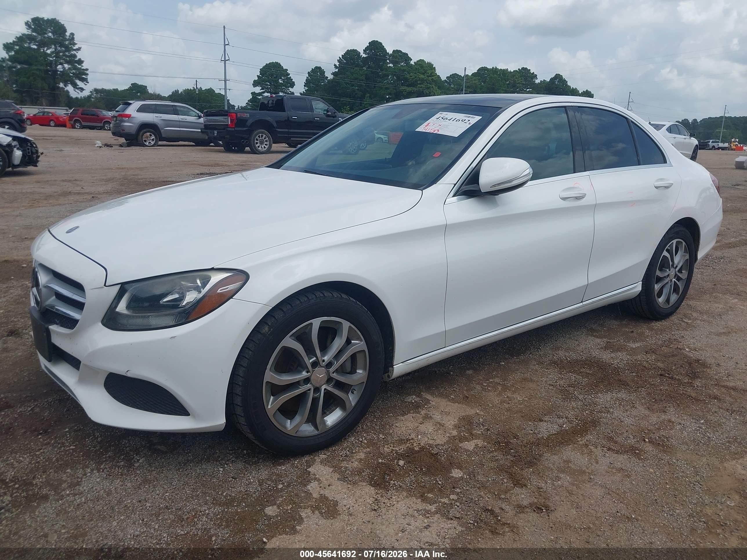 2015 Mercedes-benz C 300 4matic White vin: 55SWF4KB4FU012529