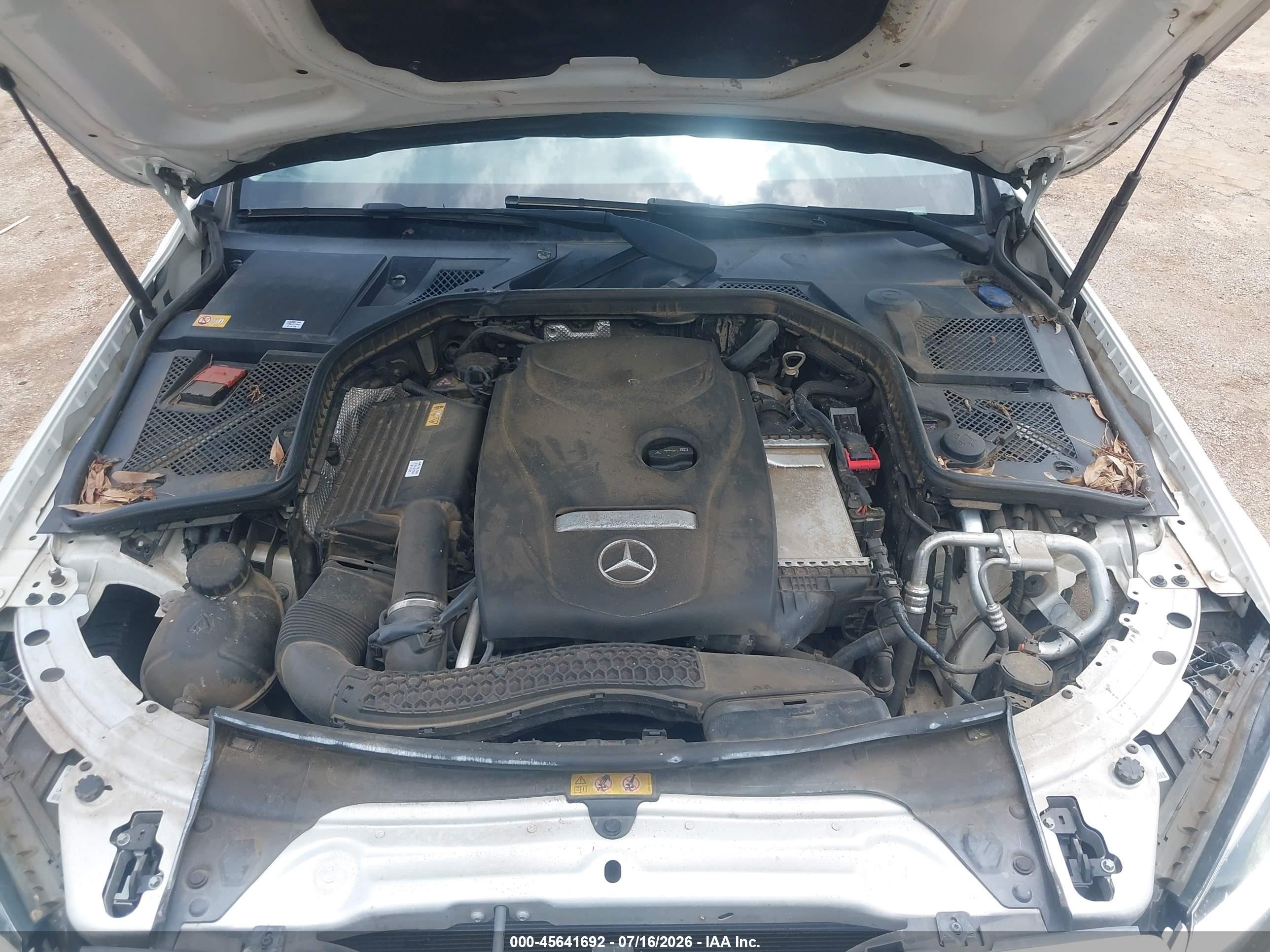 2015 Mercedes-benz C 300 4matic White vin: 55SWF4KB4FU012529