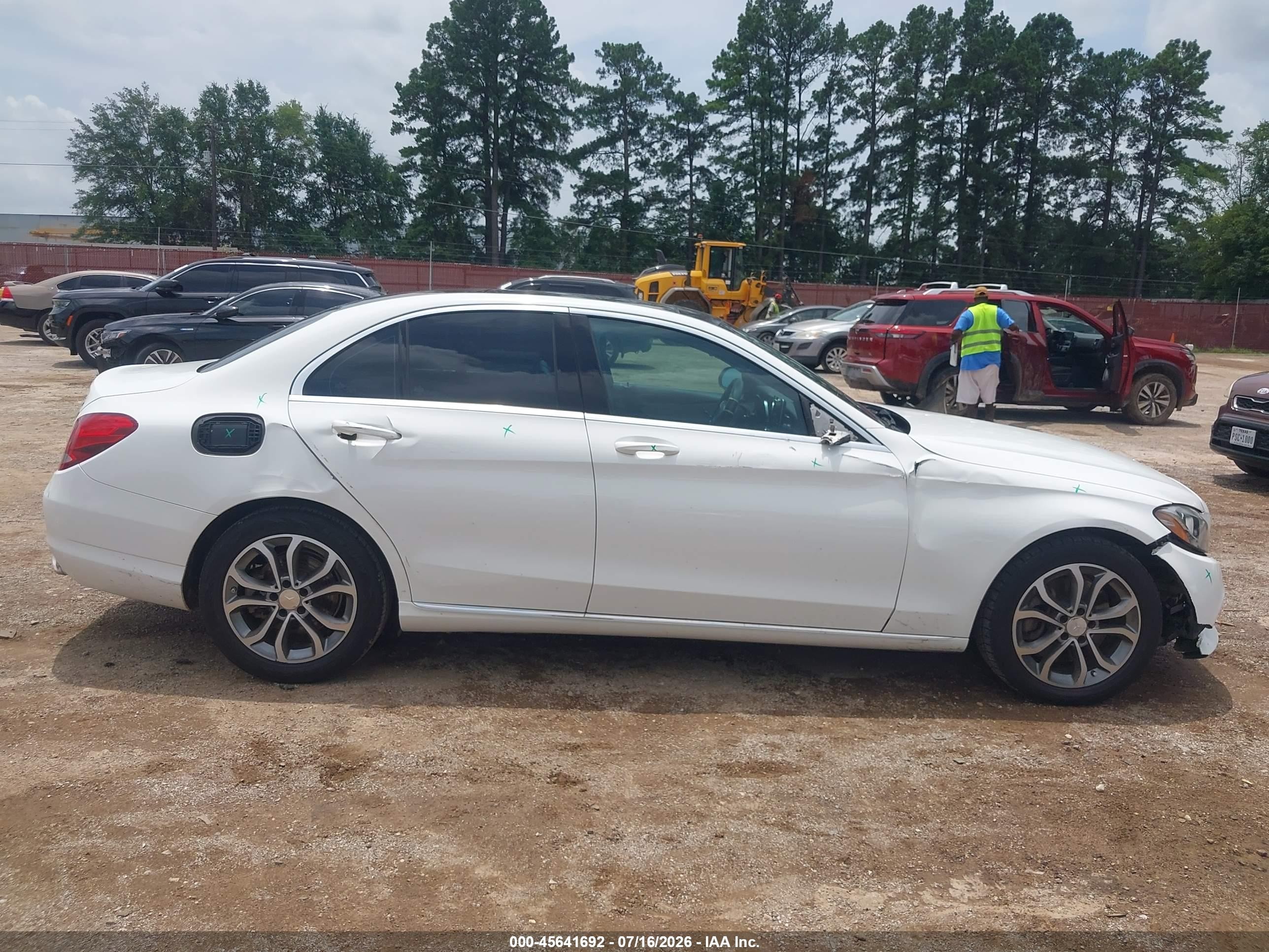 2015 Mercedes-benz C 300 4matic White vin: 55SWF4KB4FU012529