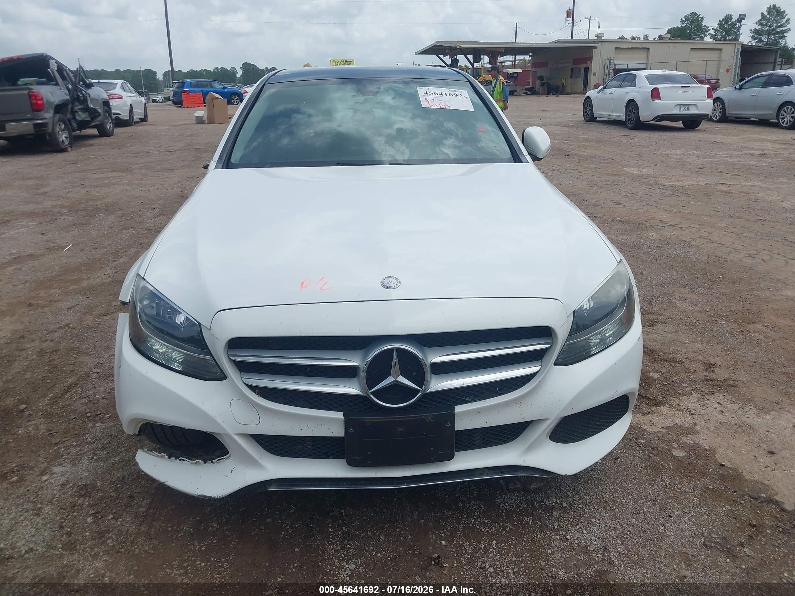 2015 Mercedes-benz C 300 4matic White vin: 55SWF4KB4FU012529