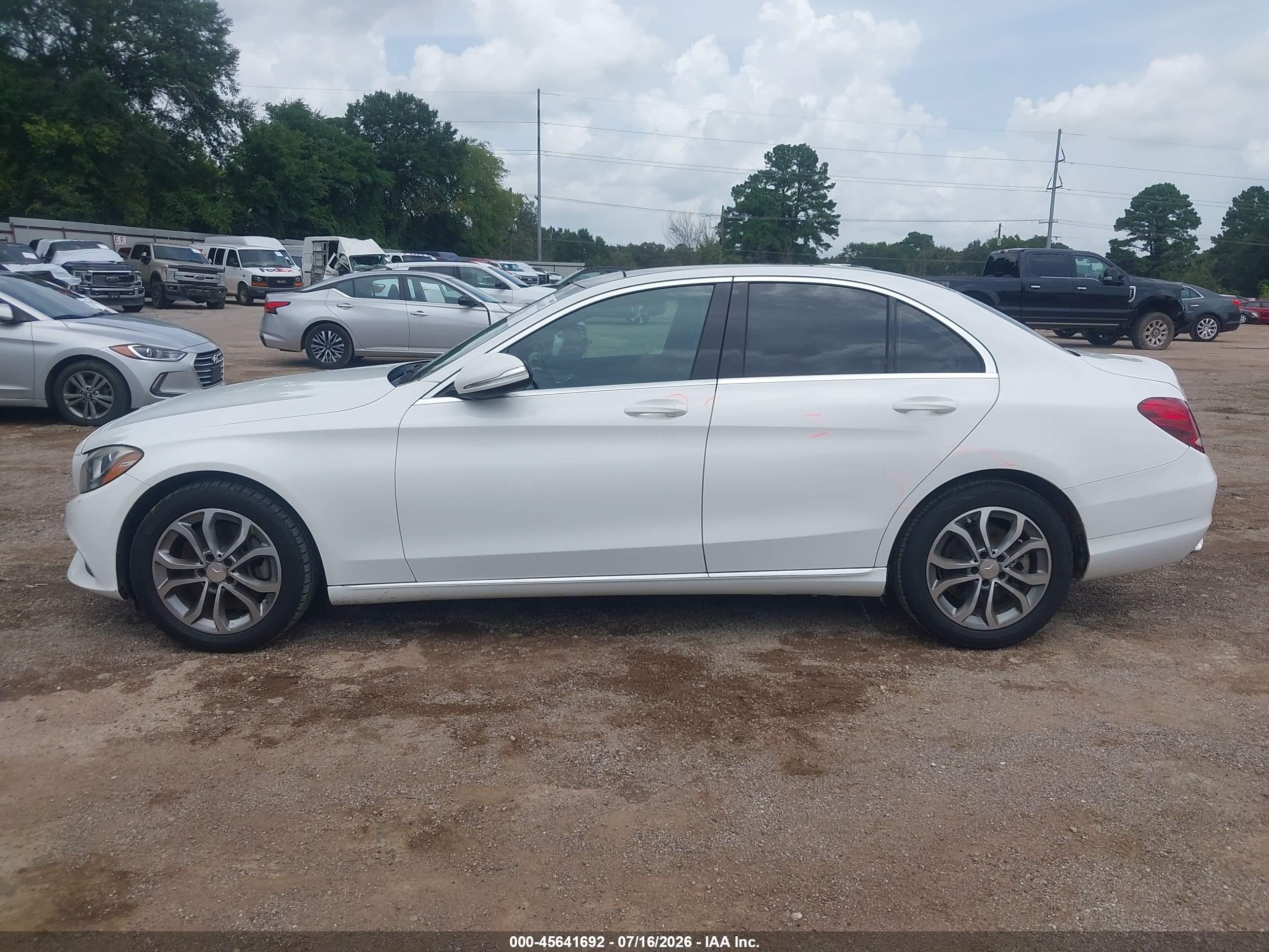 2015 Mercedes-benz C 300 4matic White vin: 55SWF4KB4FU012529
