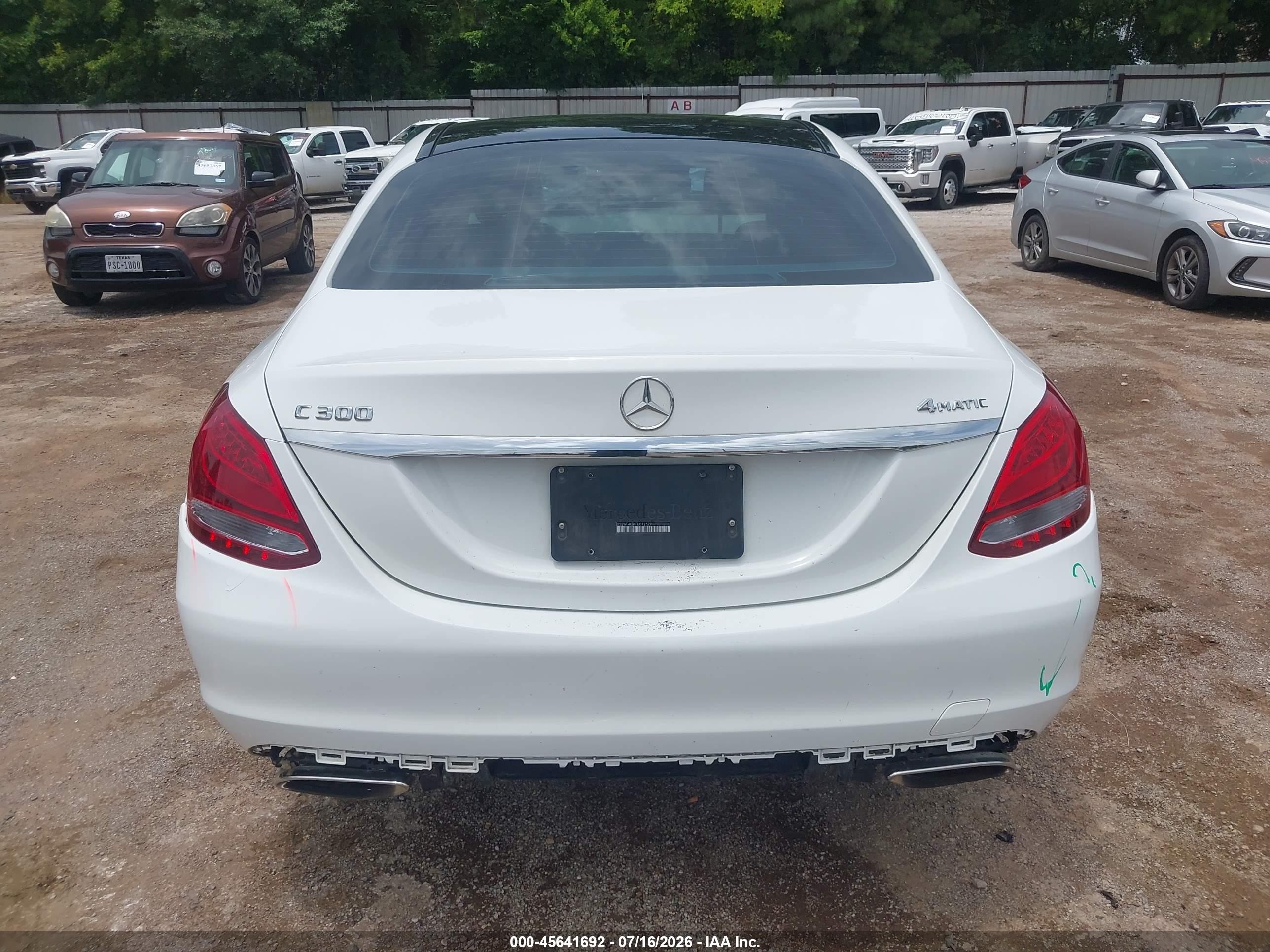 2015 Mercedes-benz C 300 4matic White vin: 55SWF4KB4FU012529
