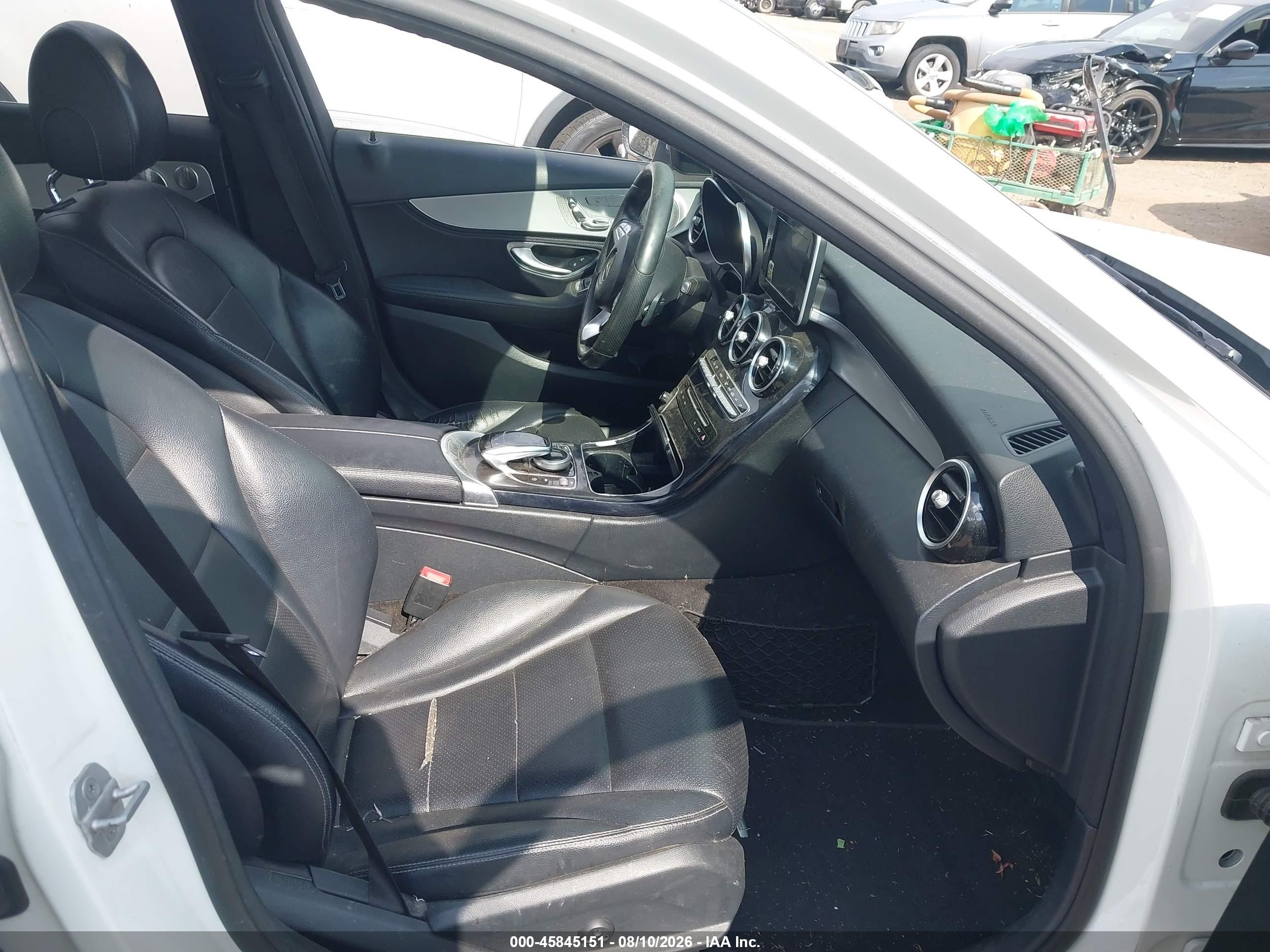 2015 Mercedes-benz C 300 4matic White vin: 55SWF4KB4FU021697