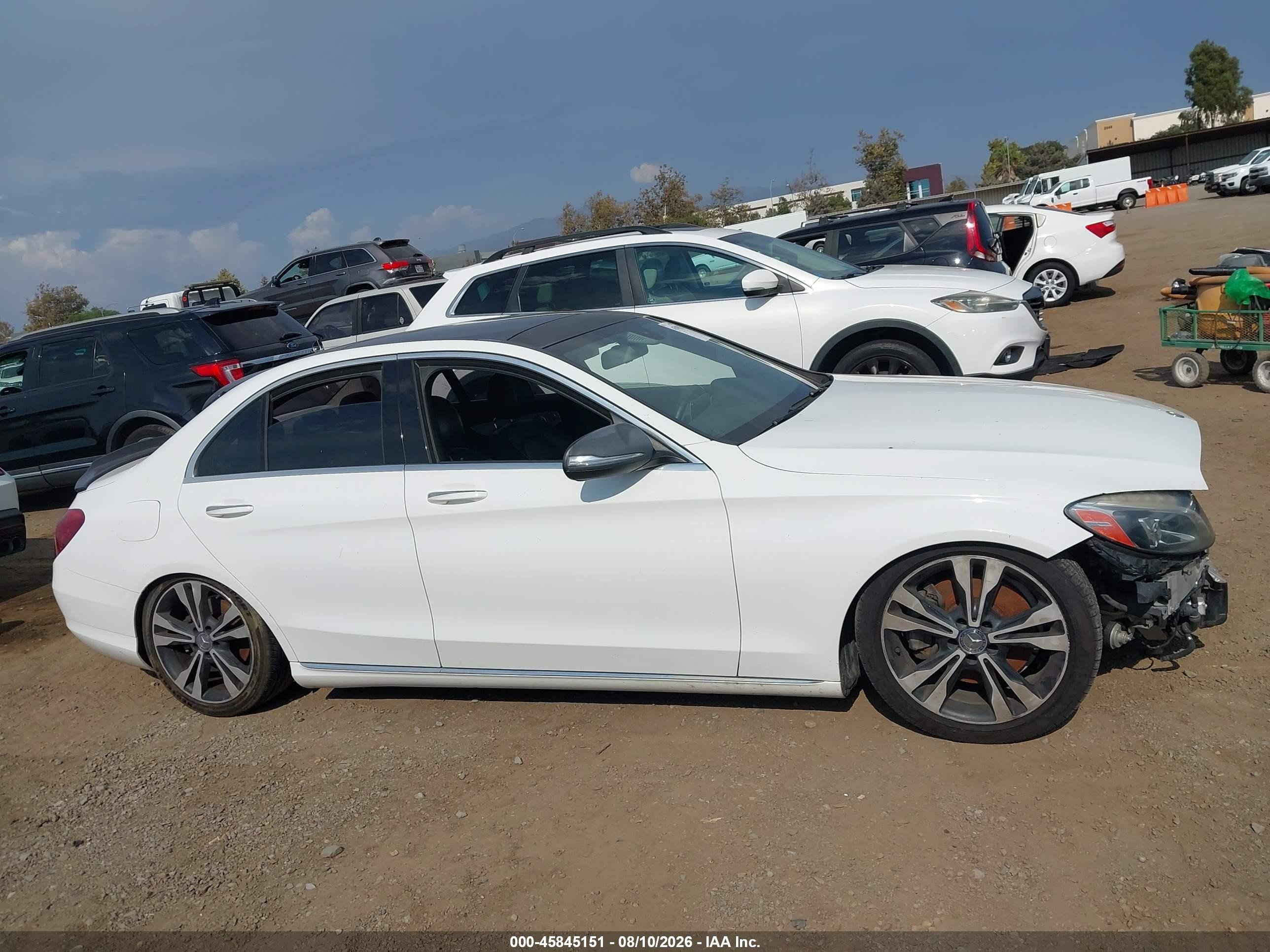2015 Mercedes-benz C 300 4matic White vin: 55SWF4KB4FU021697