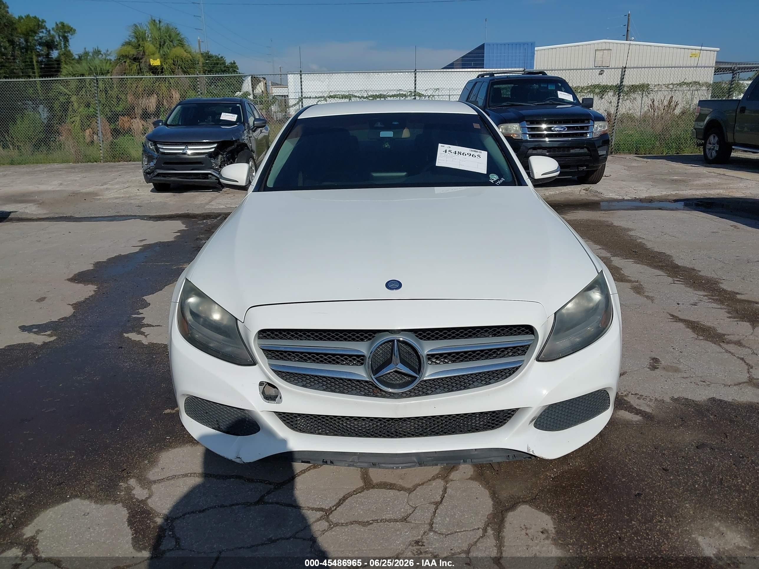 2015 Mercedes-benz C 300 4matic White vin: 55SWF4KB4FU022624