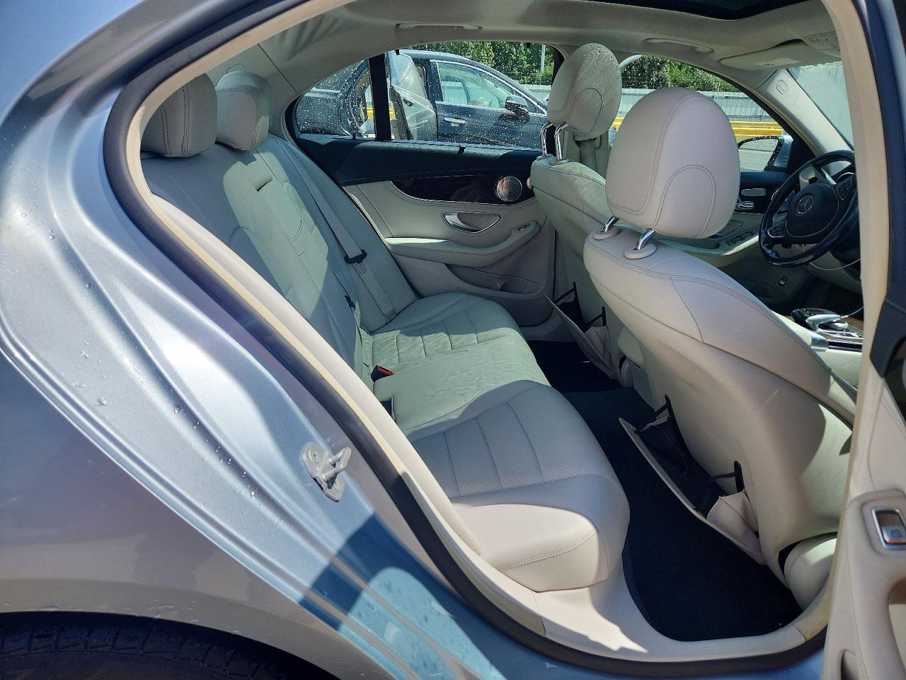 2015 Mercedes-benz C 300 4matic Silver vin: 55SWF4KB4FU022994