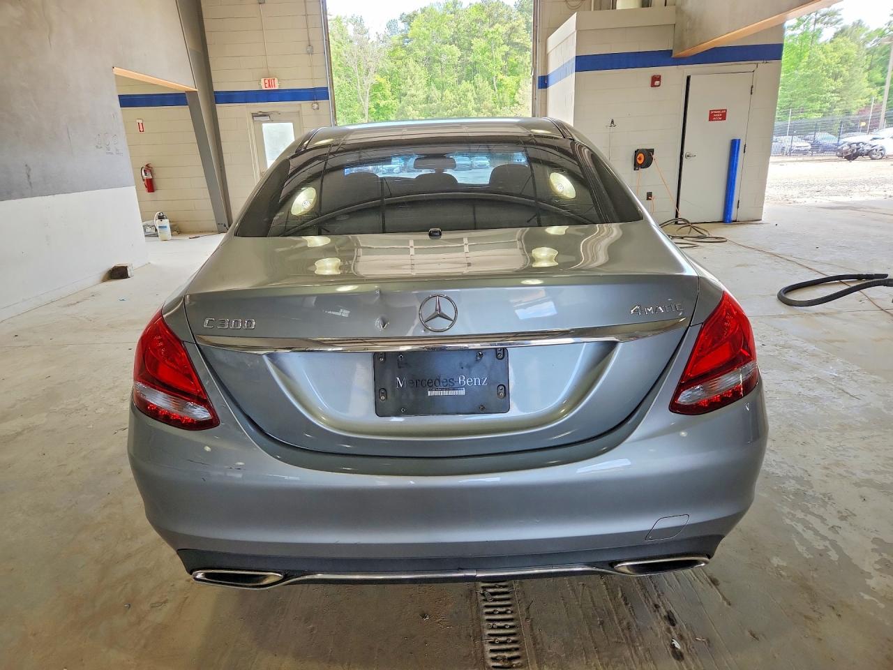 2015 Mercedes-benz C 300 4matic Серый vin: 55SWF4KB4FU023255